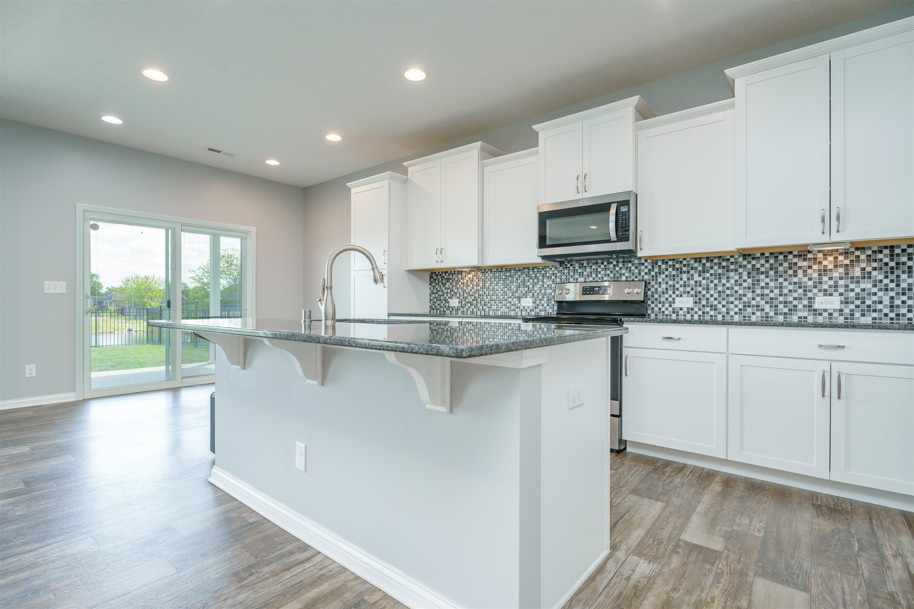 377 Brixton Dr, Owensboro, Kentucky 42301, 3 Bedrooms Bedrooms, ,2 BathroomsBathrooms,Single Family Residence,For Sale,Brixton Dr,89440