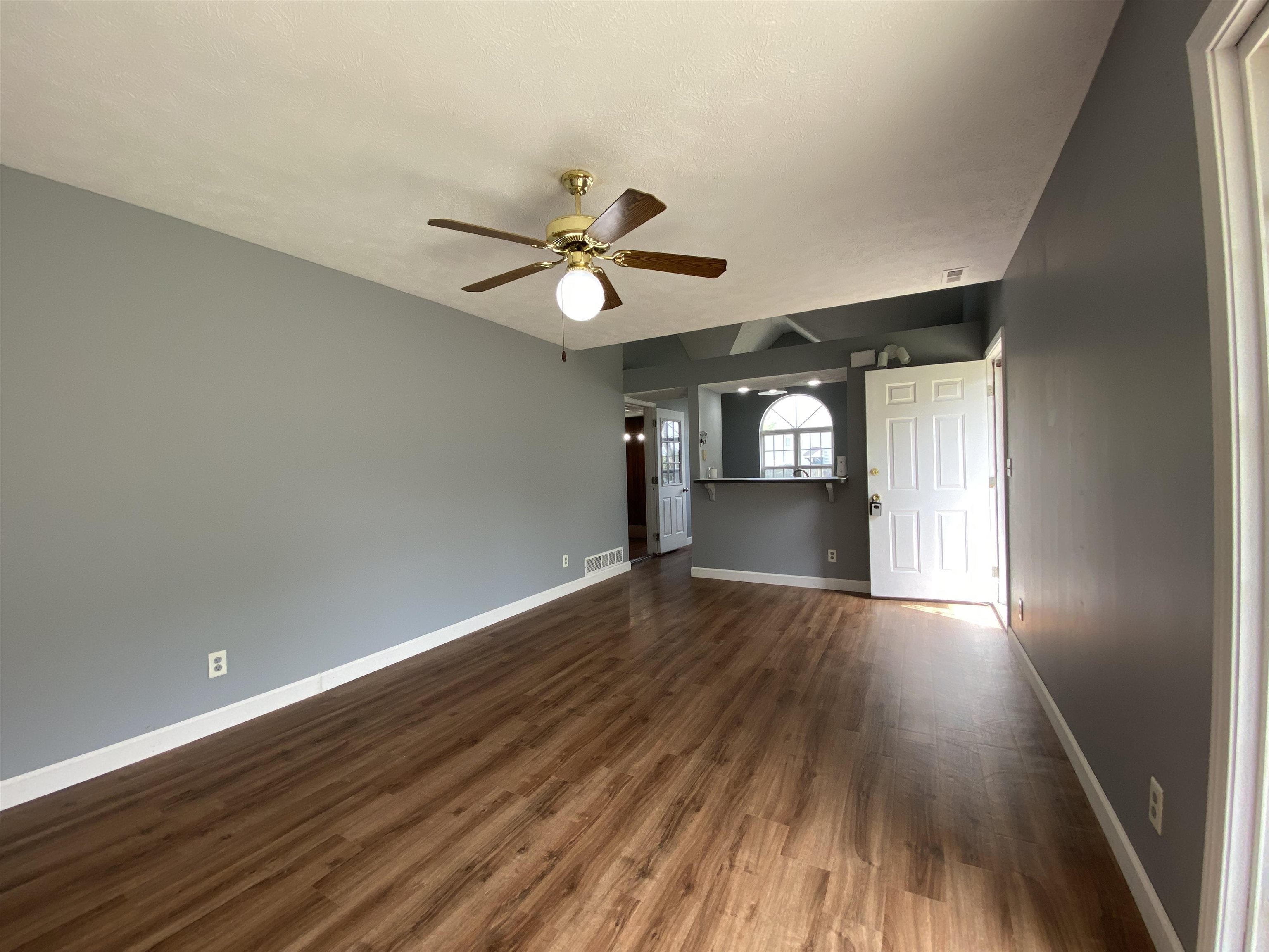 930 Millcreek Dr, Henderson, Kentucky 42420, 3 Bedrooms Bedrooms, ,2 BathroomsBathrooms,Single Family Residence,For Sale,Millcreek Dr,89441