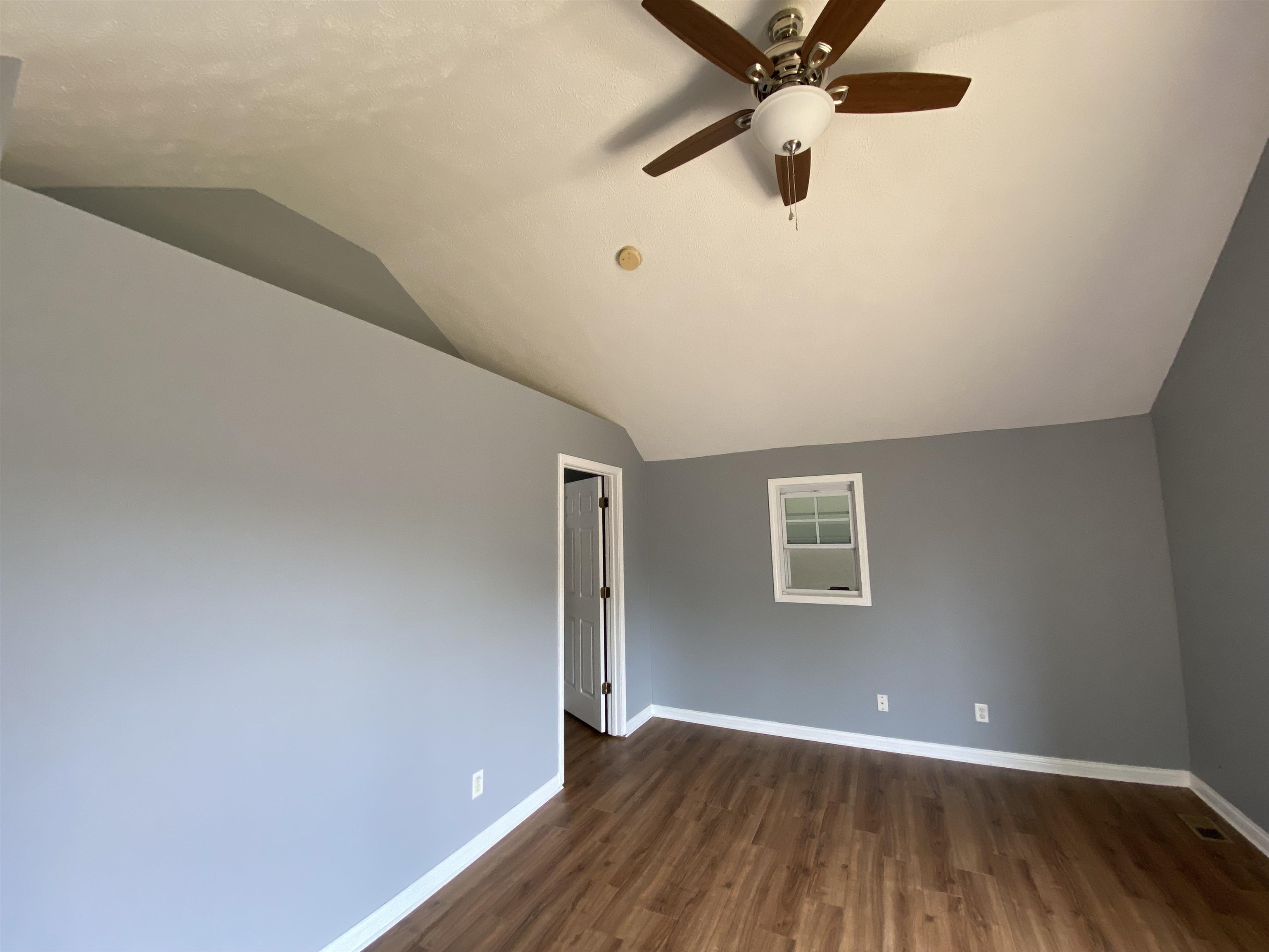 930 Millcreek Dr, Henderson, Kentucky 42420, 3 Bedrooms Bedrooms, ,2 BathroomsBathrooms,Single Family Residence,For Sale,Millcreek Dr,89441