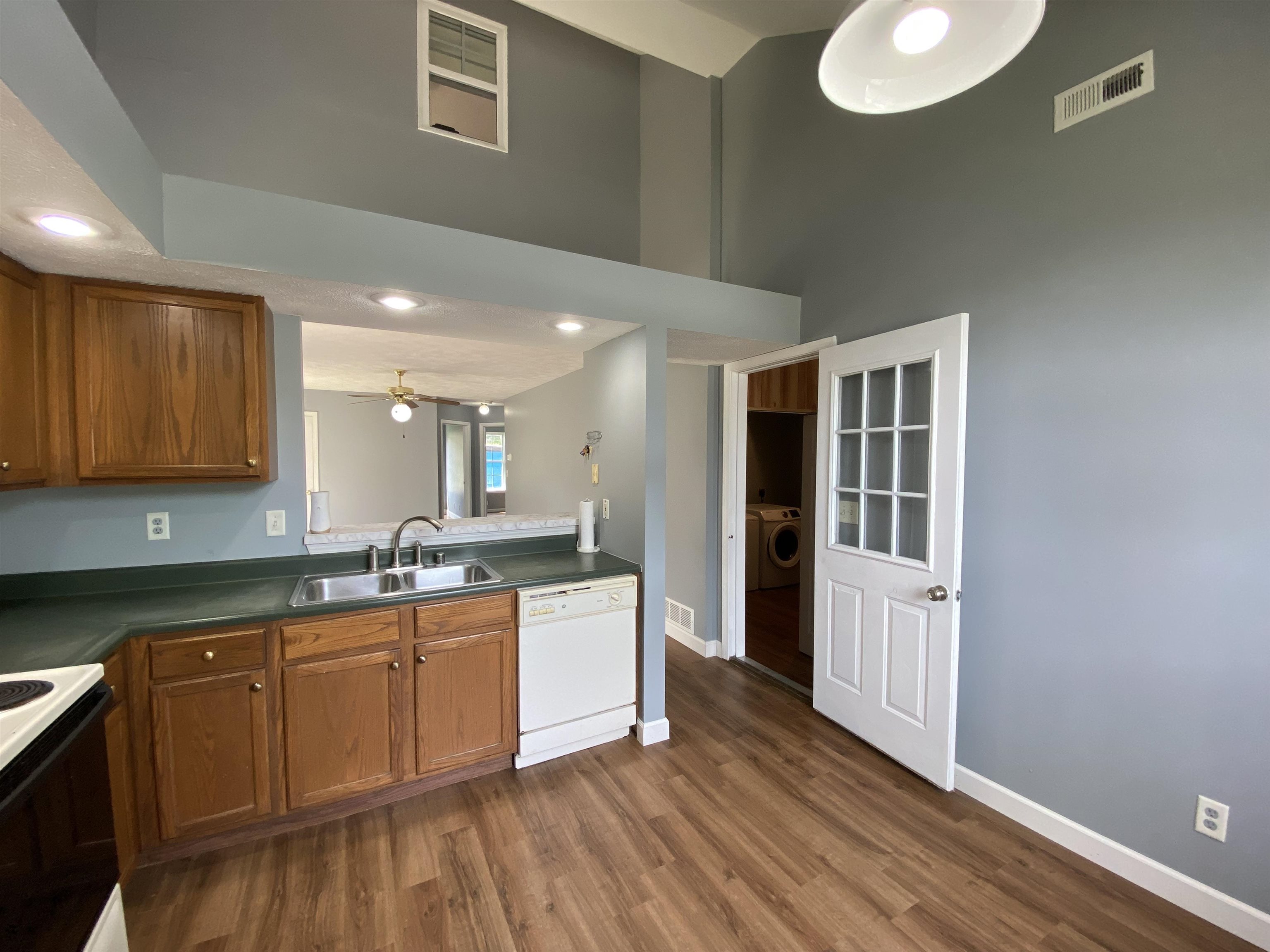 930 Millcreek Dr, Henderson, Kentucky 42420, 3 Bedrooms Bedrooms, ,2 BathroomsBathrooms,Single Family Residence,For Sale,Millcreek Dr,89441