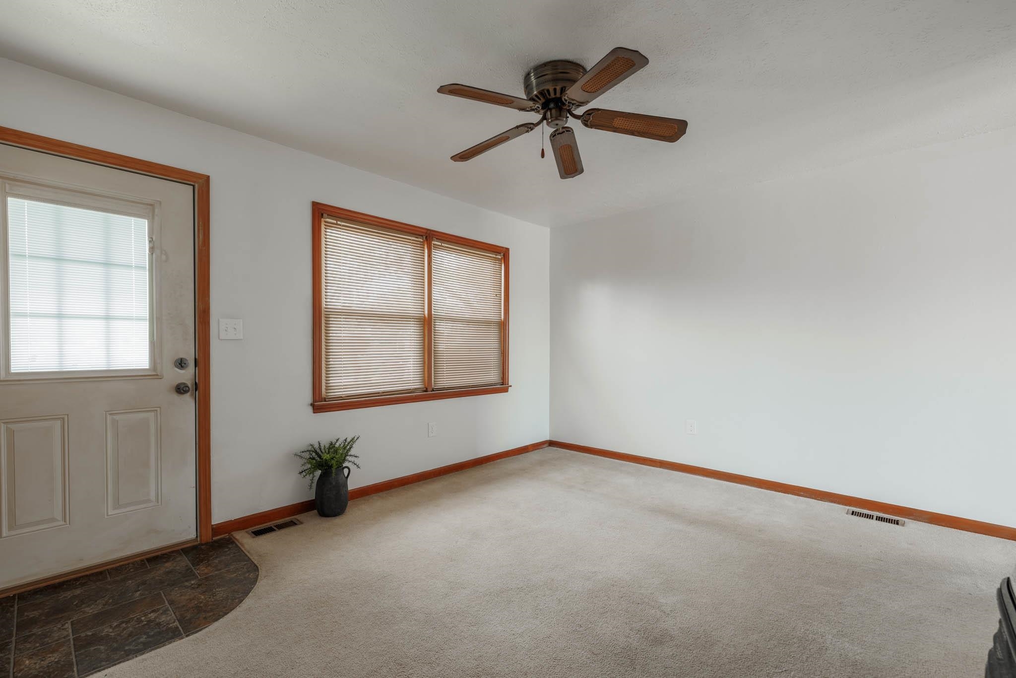 1355 Lincoln Road, Lewisport, Kentucky 42351, 3 Bedrooms Bedrooms, ,1 BathroomBathrooms,Single Family Residence,For Sale,Lincoln Road,89442