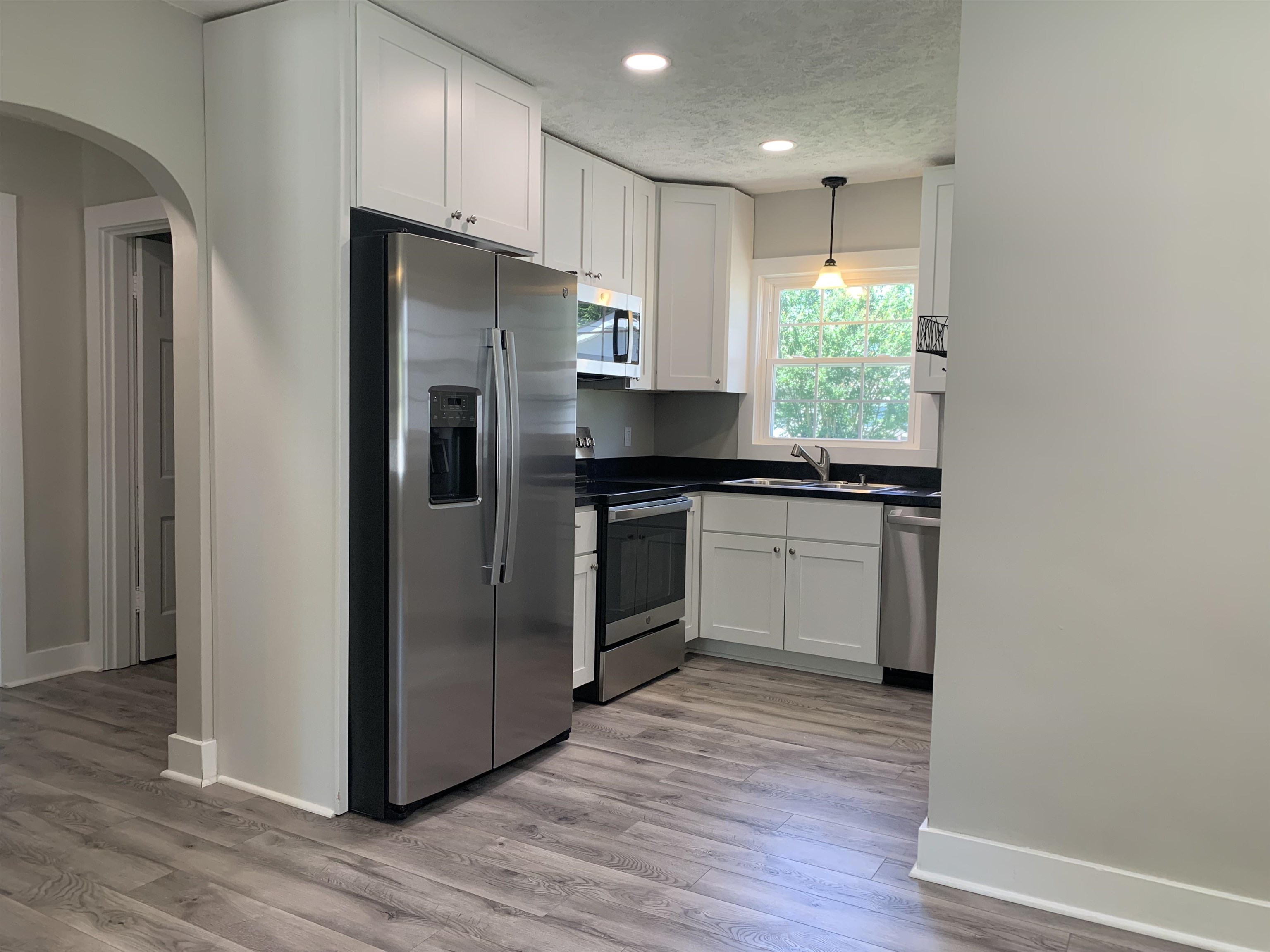 1809 Parrish Ave, Owensboro, Kentucky 42301, 2 Bedrooms Bedrooms, ,1 BathroomBathrooms,Single Family Residence,For Sale,Parrish Ave,89455