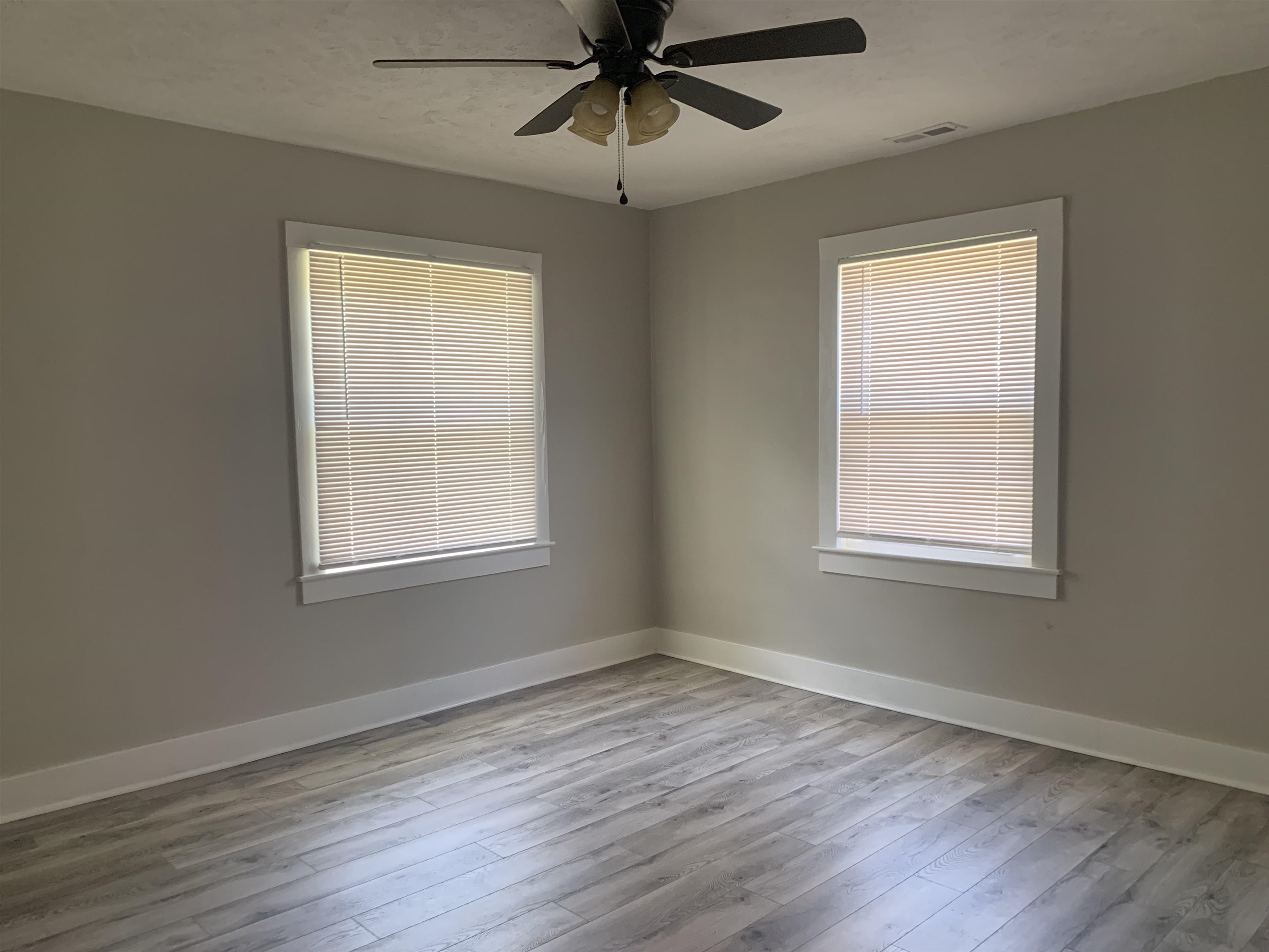 1809 Parrish Ave, Owensboro, Kentucky 42301, 2 Bedrooms Bedrooms, ,1 BathroomBathrooms,Single Family Residence,For Sale,Parrish Ave,89455