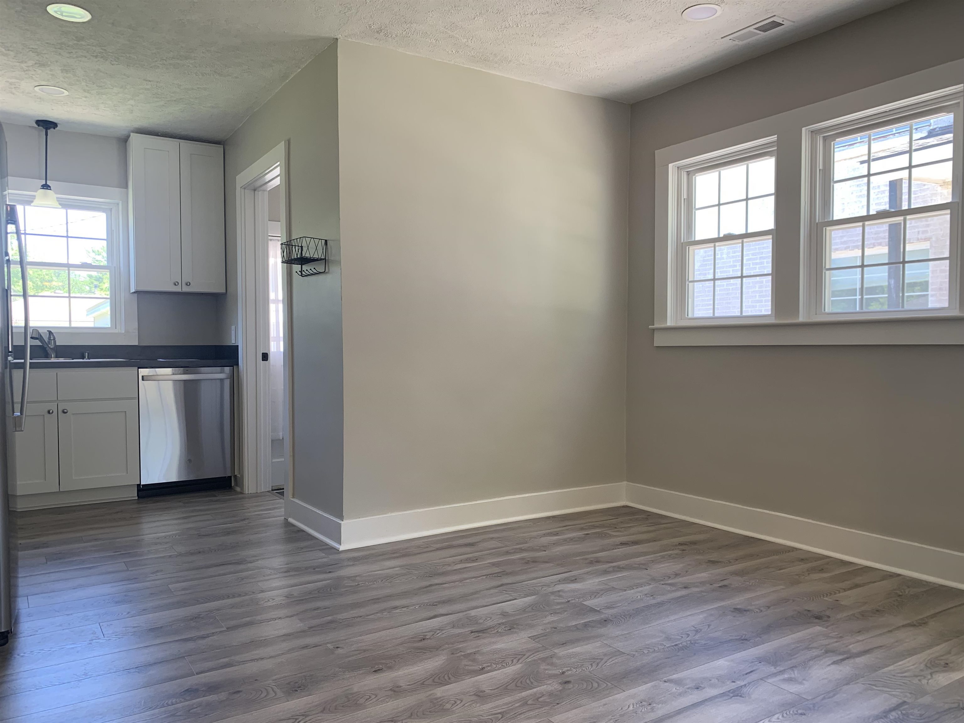 1809 Parrish Ave, Owensboro, Kentucky 42301, 2 Bedrooms Bedrooms, ,1 BathroomBathrooms,Single Family Residence,For Sale,Parrish Ave,89455