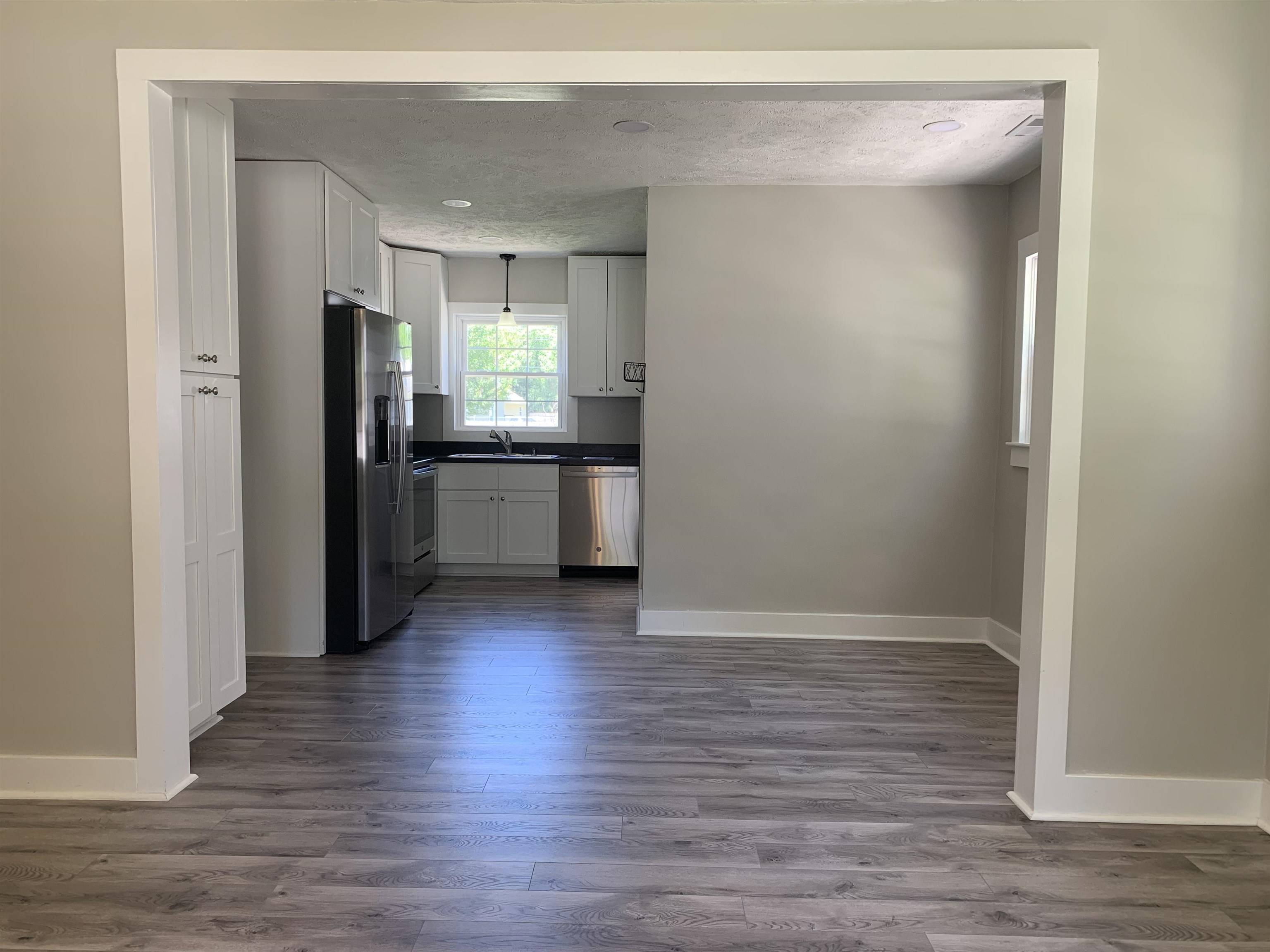 1809 Parrish Ave, Owensboro, Kentucky 42301, 2 Bedrooms Bedrooms, ,1 BathroomBathrooms,Single Family Residence,For Sale,Parrish Ave,89455