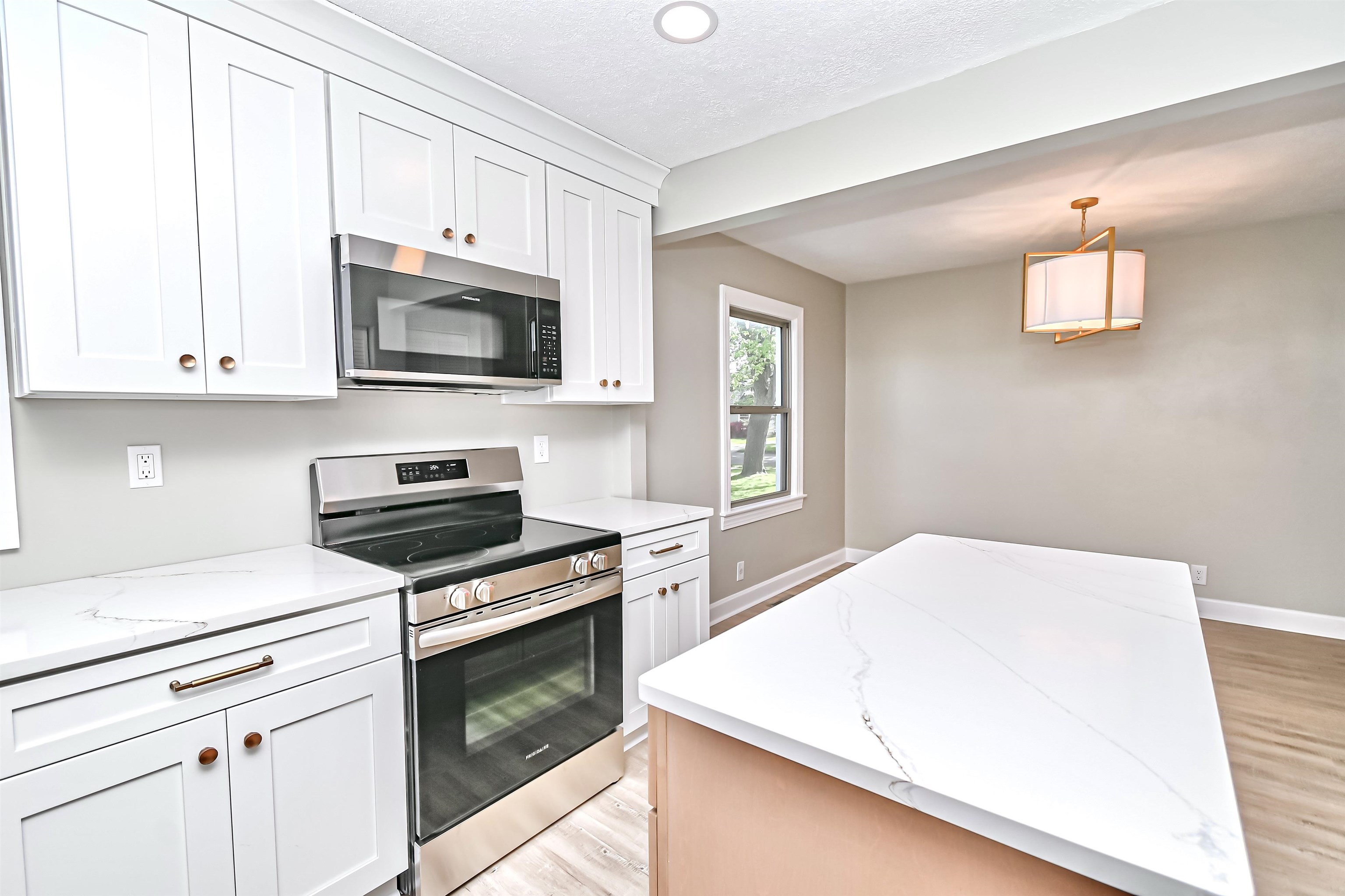 1919 Cherokee Drive, Owensboro, Kentucky 42301, 4 Bedrooms Bedrooms, ,3 BathroomsBathrooms,Single Family Residence,For Sale,Cherokee Drive,89463
