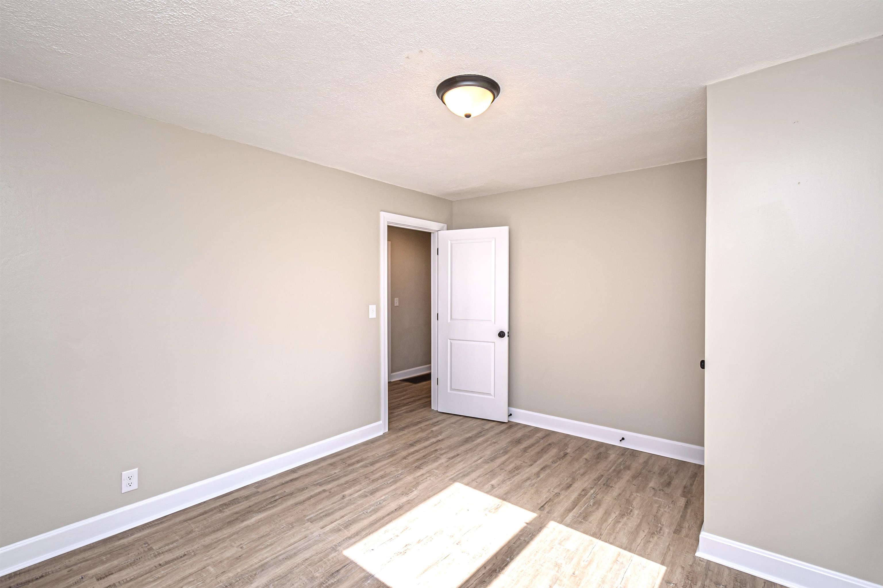 1919 Cherokee Drive, Owensboro, Kentucky 42301, 4 Bedrooms Bedrooms, ,3 BathroomsBathrooms,Single Family Residence,For Sale,Cherokee Drive,89463