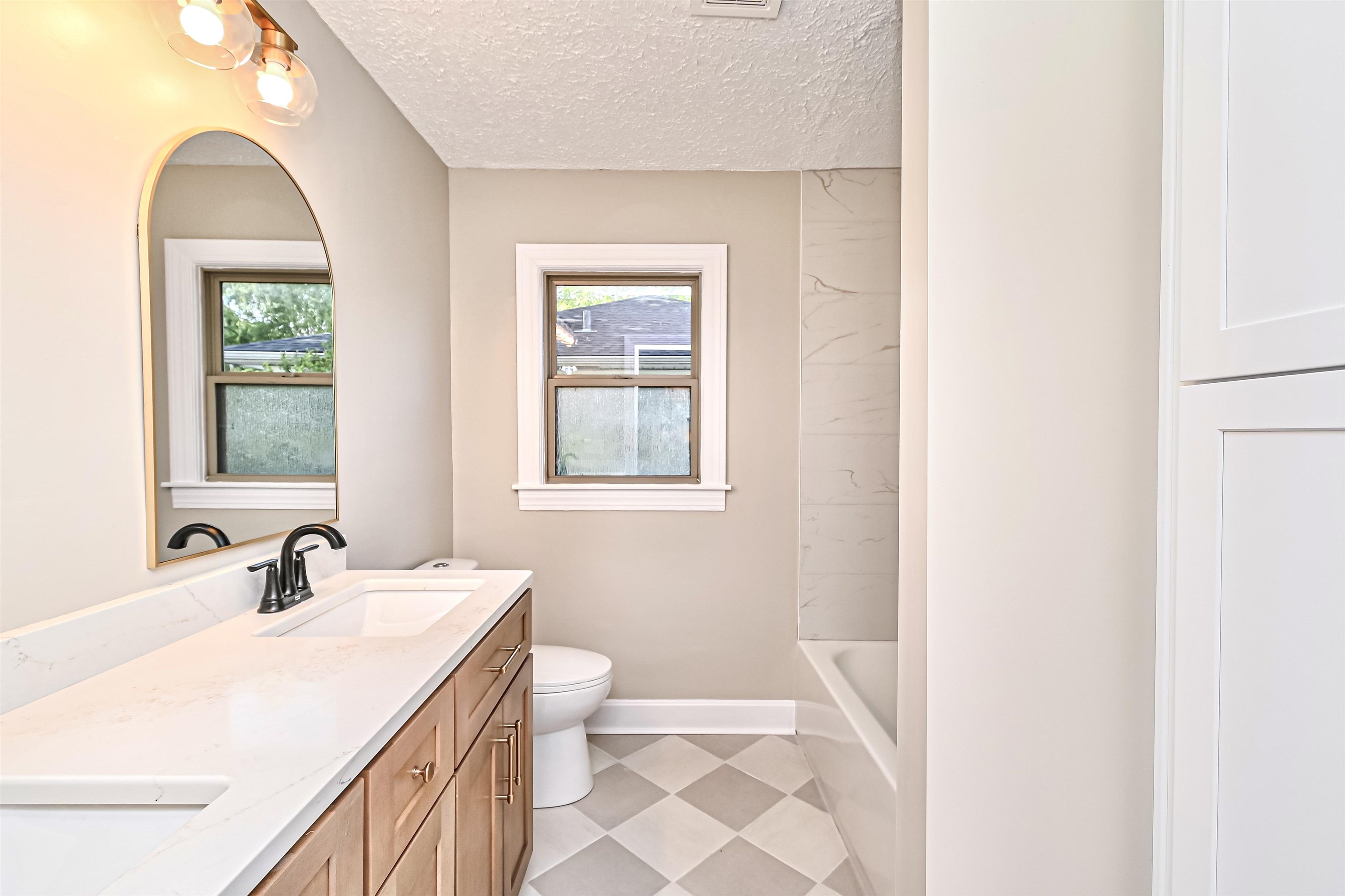 1919 Cherokee Drive, Owensboro, Kentucky 42301, 4 Bedrooms Bedrooms, ,3 BathroomsBathrooms,Single Family Residence,For Sale,Cherokee Drive,89463