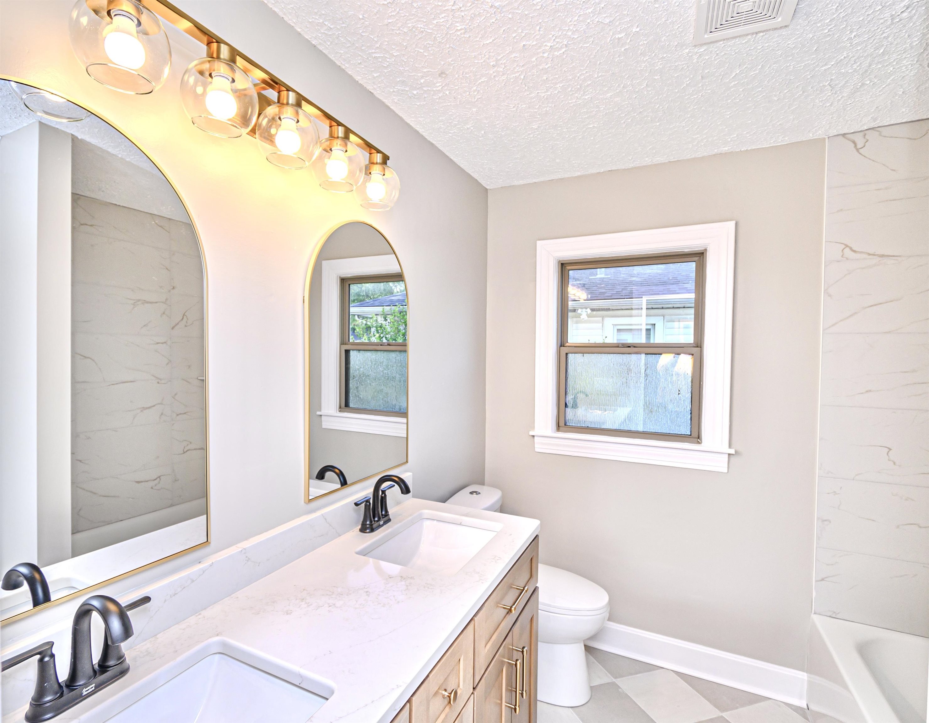 1919 Cherokee Drive, Owensboro, Kentucky 42301, 4 Bedrooms Bedrooms, ,3 BathroomsBathrooms,Single Family Residence,For Sale,Cherokee Drive,89463