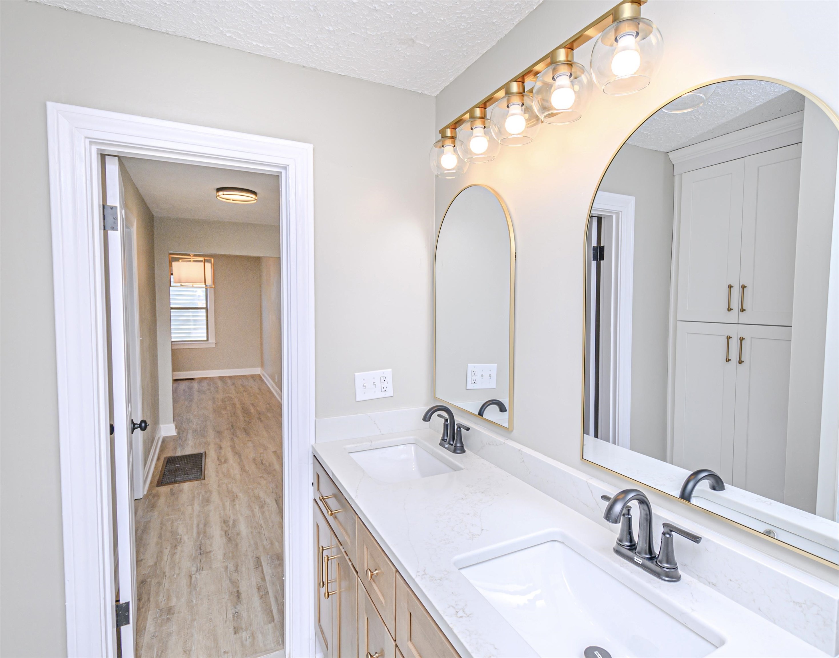 1919 Cherokee Drive, Owensboro, Kentucky 42301, 4 Bedrooms Bedrooms, ,3 BathroomsBathrooms,Single Family Residence,For Sale,Cherokee Drive,89463