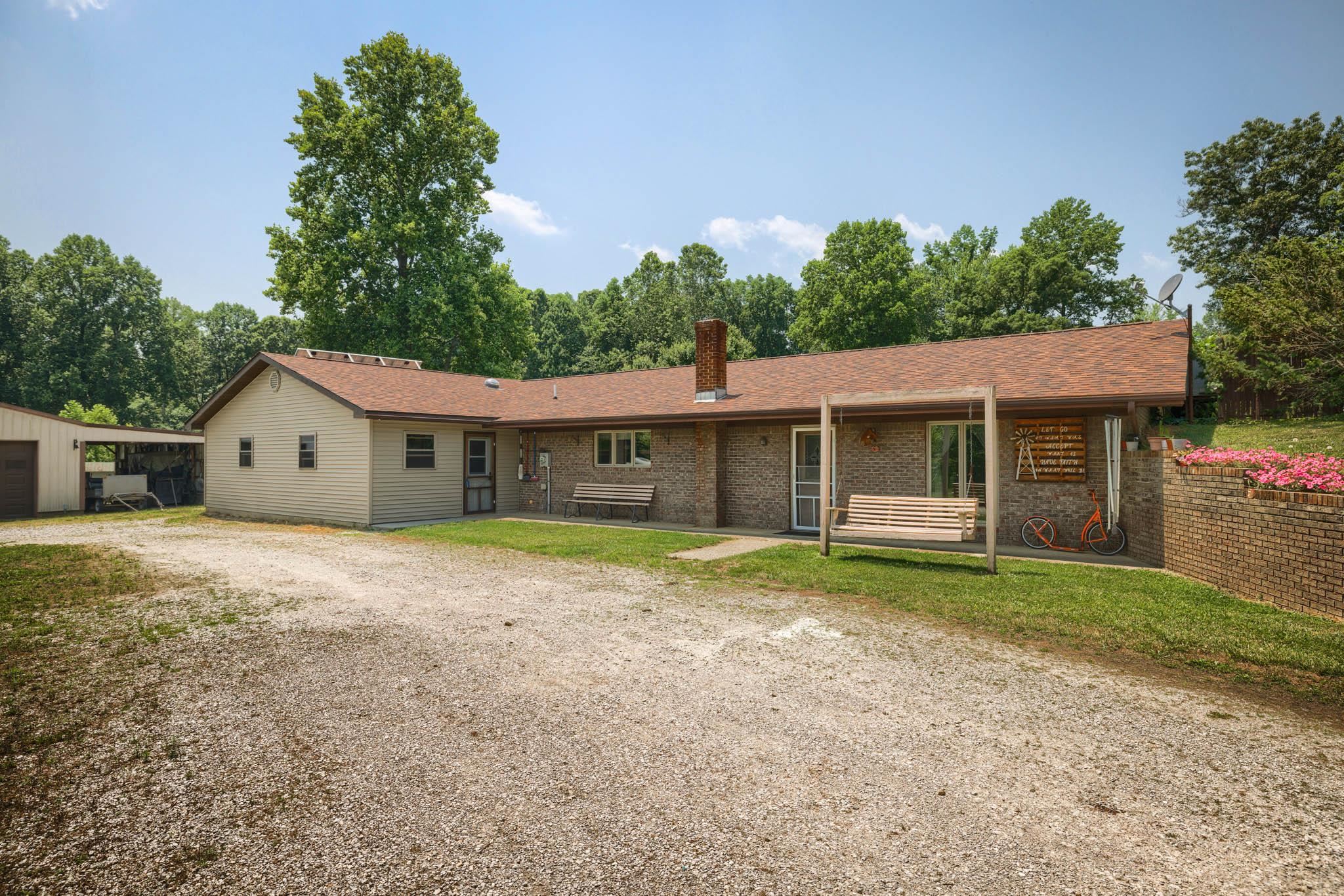 1000 Middle Patesville Road, Hawesville, Kentucky 42348, 3 Bedrooms Bedrooms, ,2 BathroomsBathrooms,Single Family Residence,For Sale,Middle Patesville Road,89465