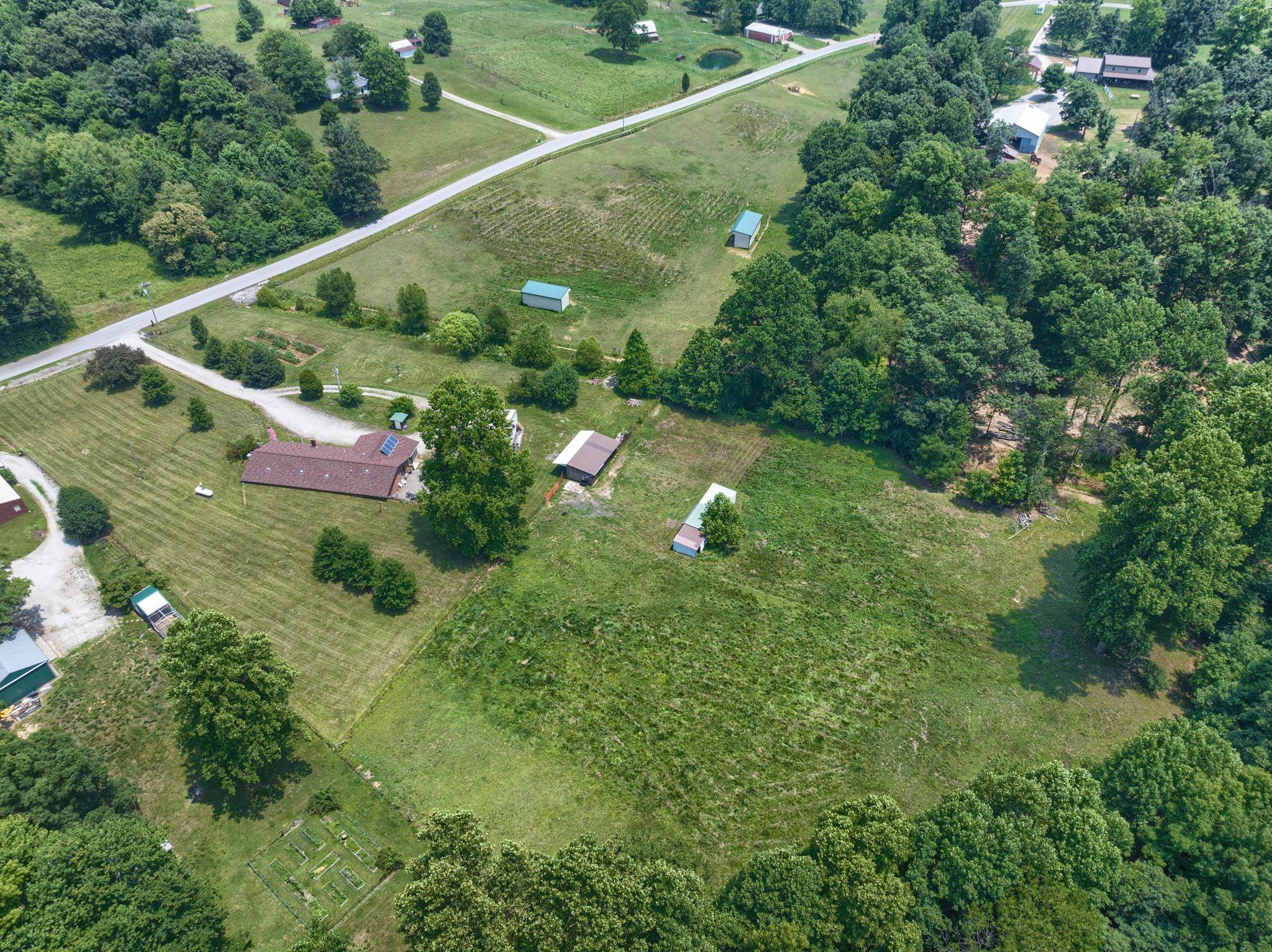 1000 Middle Patesville Road, Hawesville, Kentucky 42348, 3 Bedrooms Bedrooms, ,2 BathroomsBathrooms,Single Family Residence,For Sale,Middle Patesville Road,89465