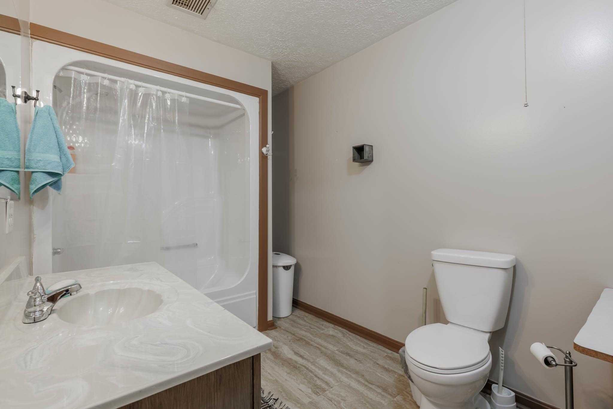 1000 Middle Patesville Road, Hawesville, Kentucky 42348, 3 Bedrooms Bedrooms, ,2 BathroomsBathrooms,Single Family Residence,For Sale,Middle Patesville Road,89465