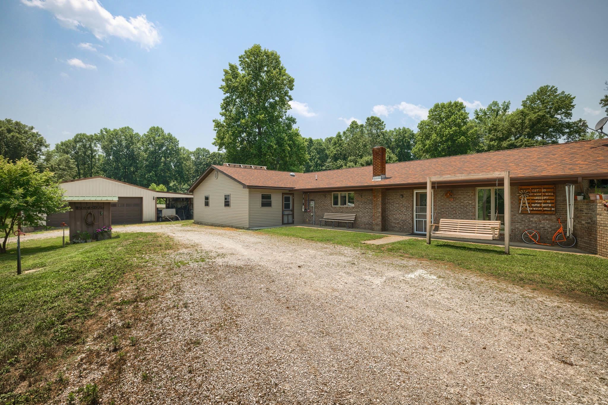 1000 Middle Patesville Road, Hawesville, Kentucky 42348, 3 Bedrooms Bedrooms, ,2 BathroomsBathrooms,Single Family Residence,For Sale,Middle Patesville Road,89465