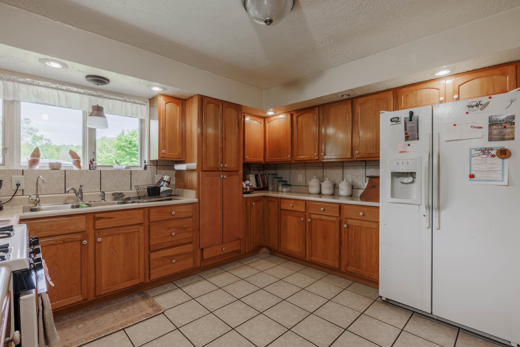 1000 Middle Patesville Road, Hawesville, Kentucky 42348, 3 Bedrooms Bedrooms, ,2 BathroomsBathrooms,Single Family Residence,For Sale,Middle Patesville Road,89465