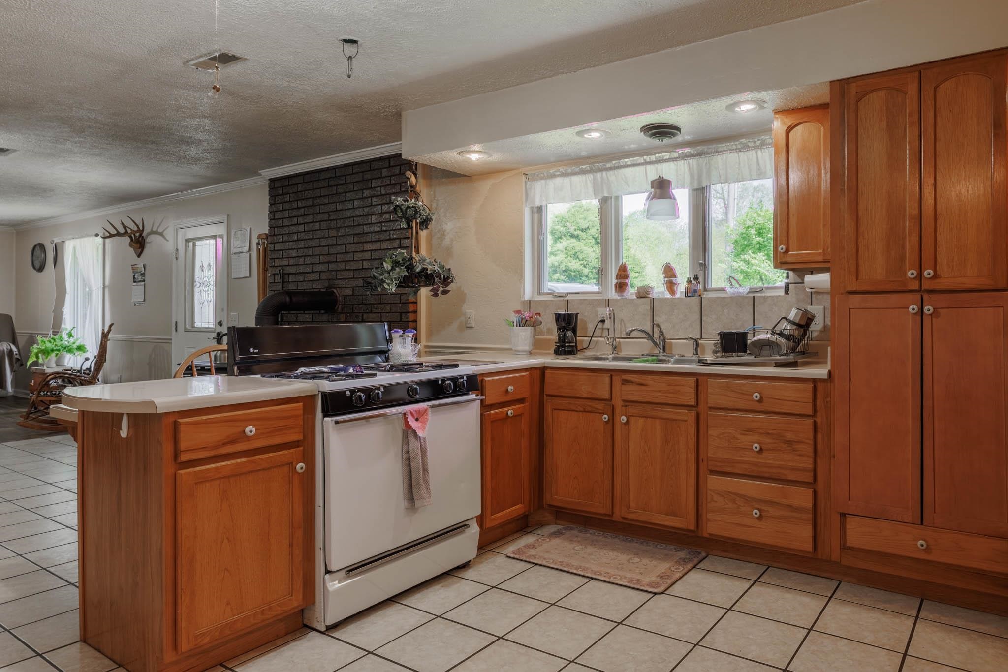 1000 Middle Patesville Road, Hawesville, Kentucky 42348, 3 Bedrooms Bedrooms, ,2 BathroomsBathrooms,Single Family Residence,For Sale,Middle Patesville Road,89465