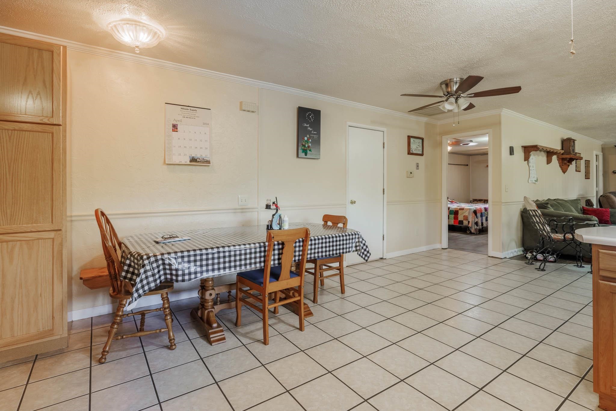 1000 Middle Patesville Road, Hawesville, Kentucky 42348, 3 Bedrooms Bedrooms, ,2 BathroomsBathrooms,Single Family Residence,For Sale,Middle Patesville Road,89465