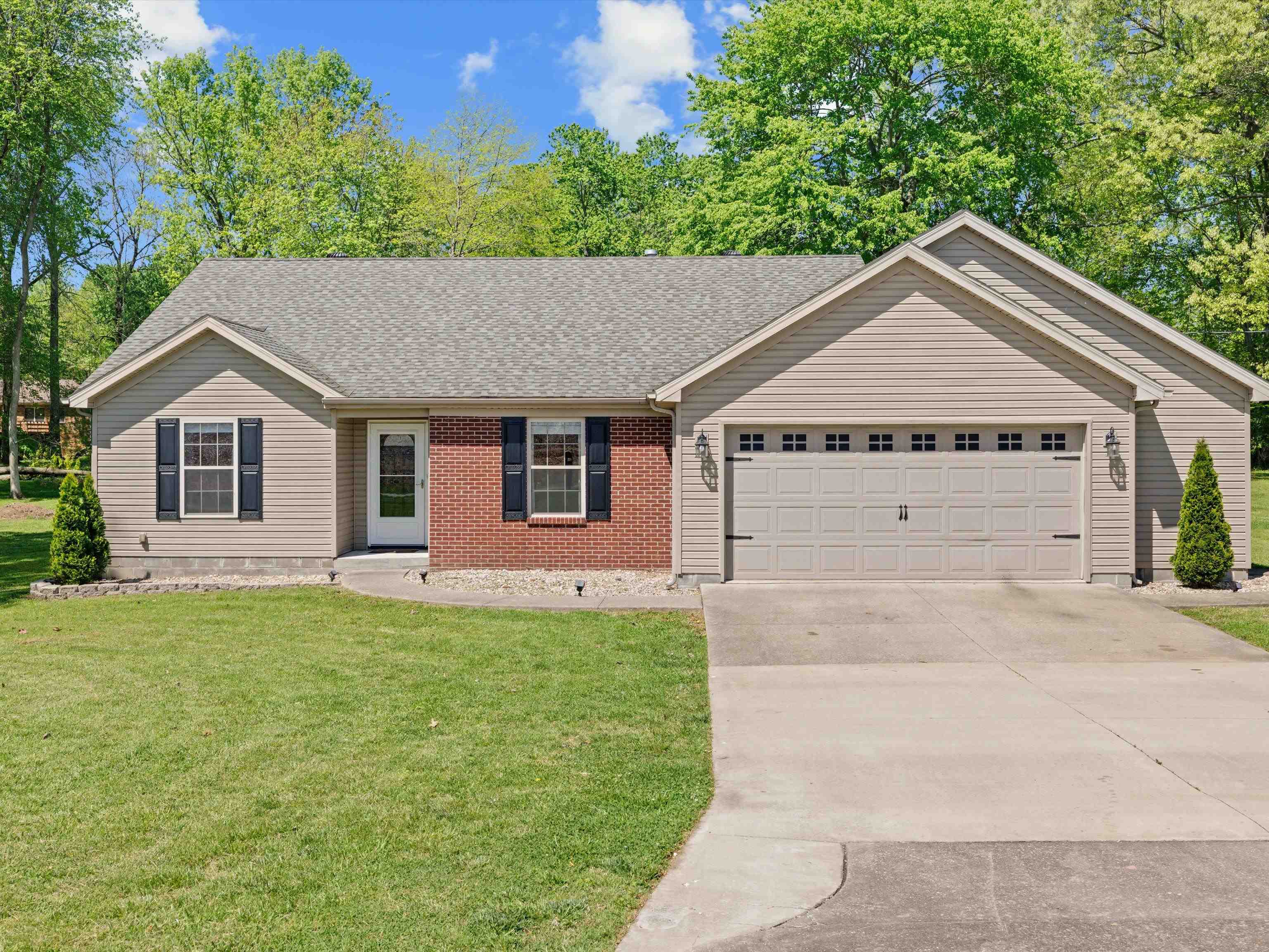 4754 Chambers Street, Owensboro, Kentucky 42303, 3 Bedrooms Bedrooms, ,2 BathroomsBathrooms,Single Family Residence,For Sale,Chambers Street,89489