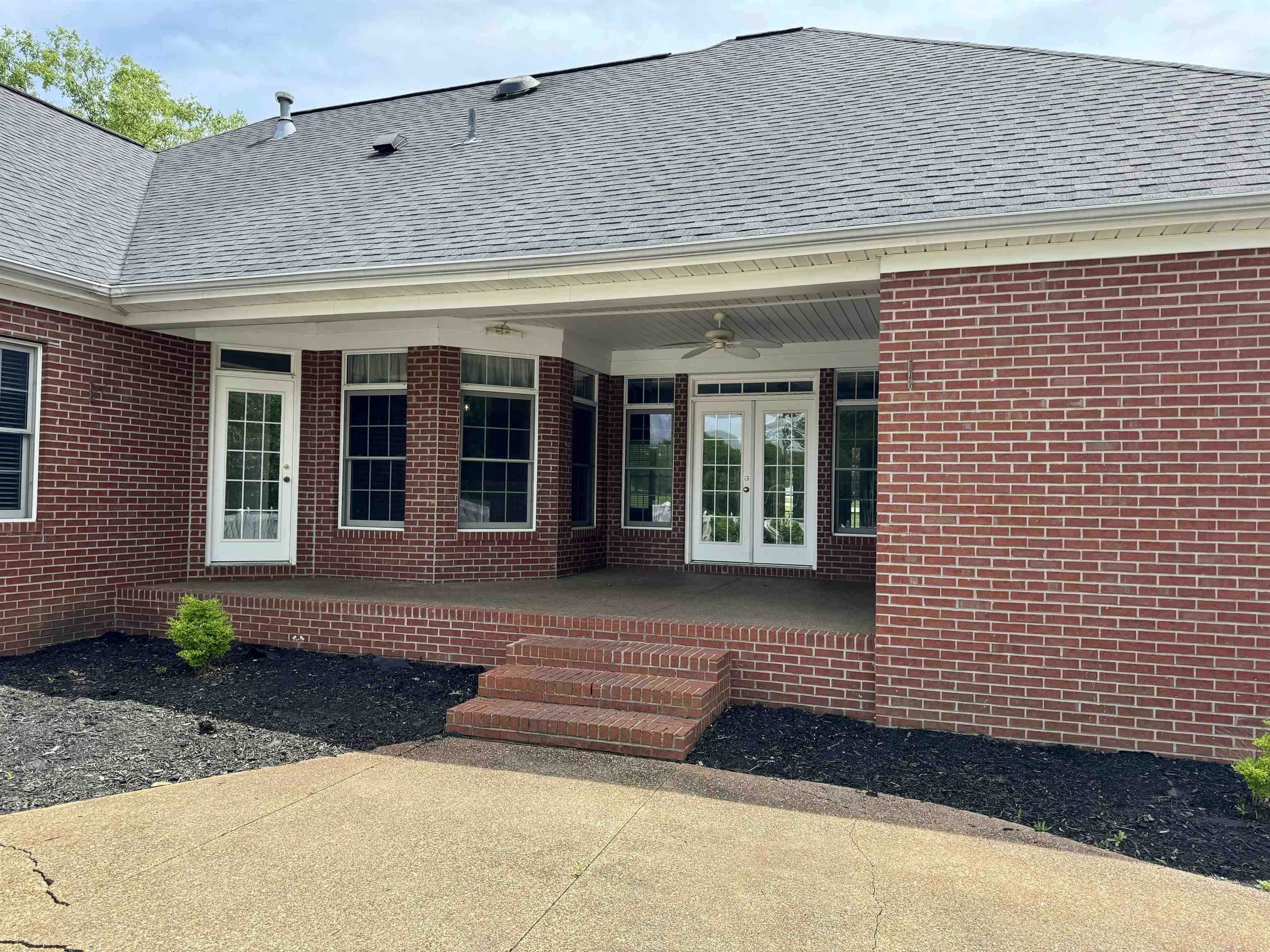 2900 Glencrest Dr, Owensboro, Kentucky 42303, 3 Bedrooms Bedrooms, ,2 BathroomsBathrooms,Single Family Residence,For Sale,Glencrest Dr,89498