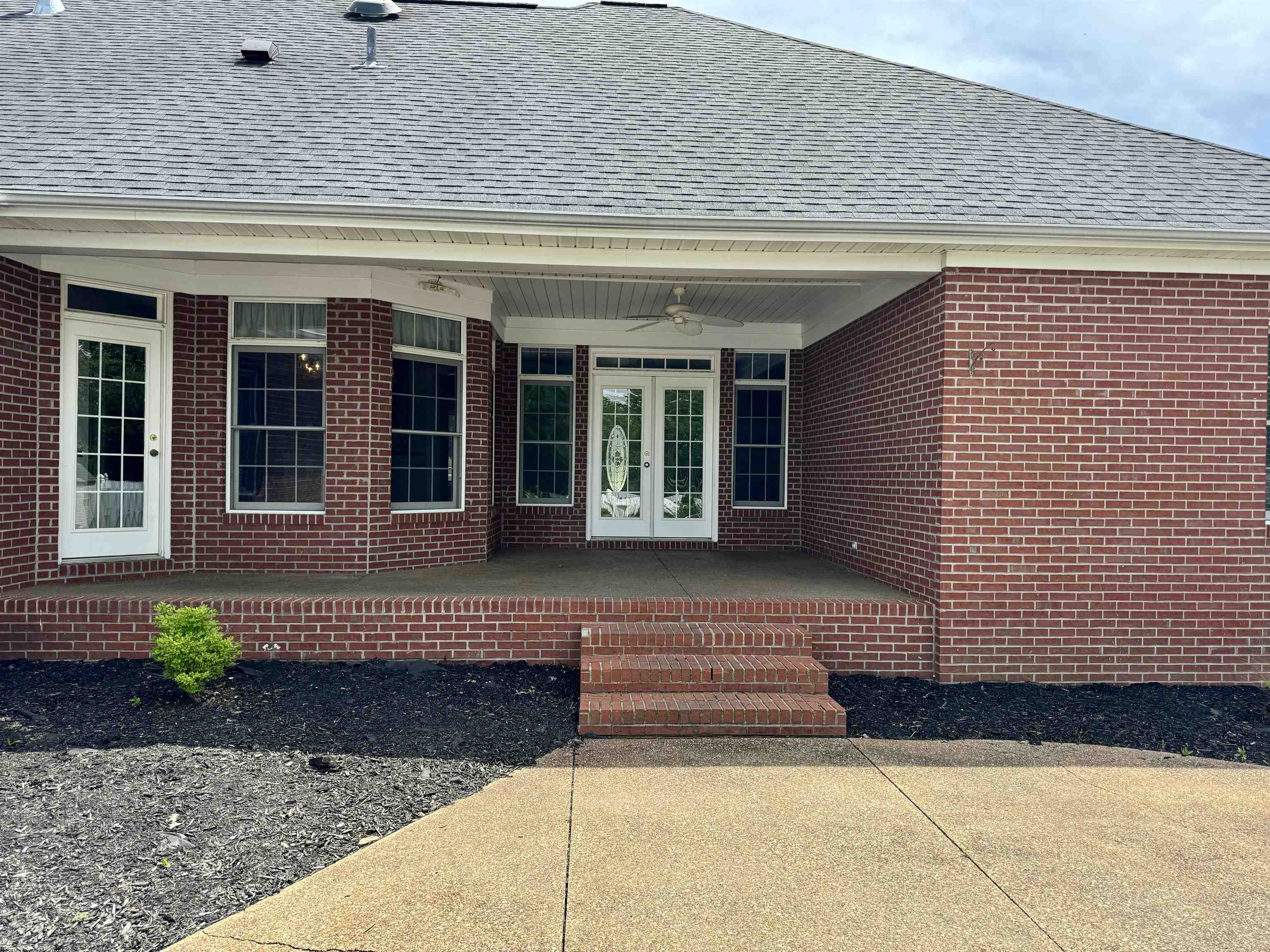 2900 Glencrest Dr, Owensboro, Kentucky 42303, 3 Bedrooms Bedrooms, ,2 BathroomsBathrooms,Single Family Residence,For Sale,Glencrest Dr,89498