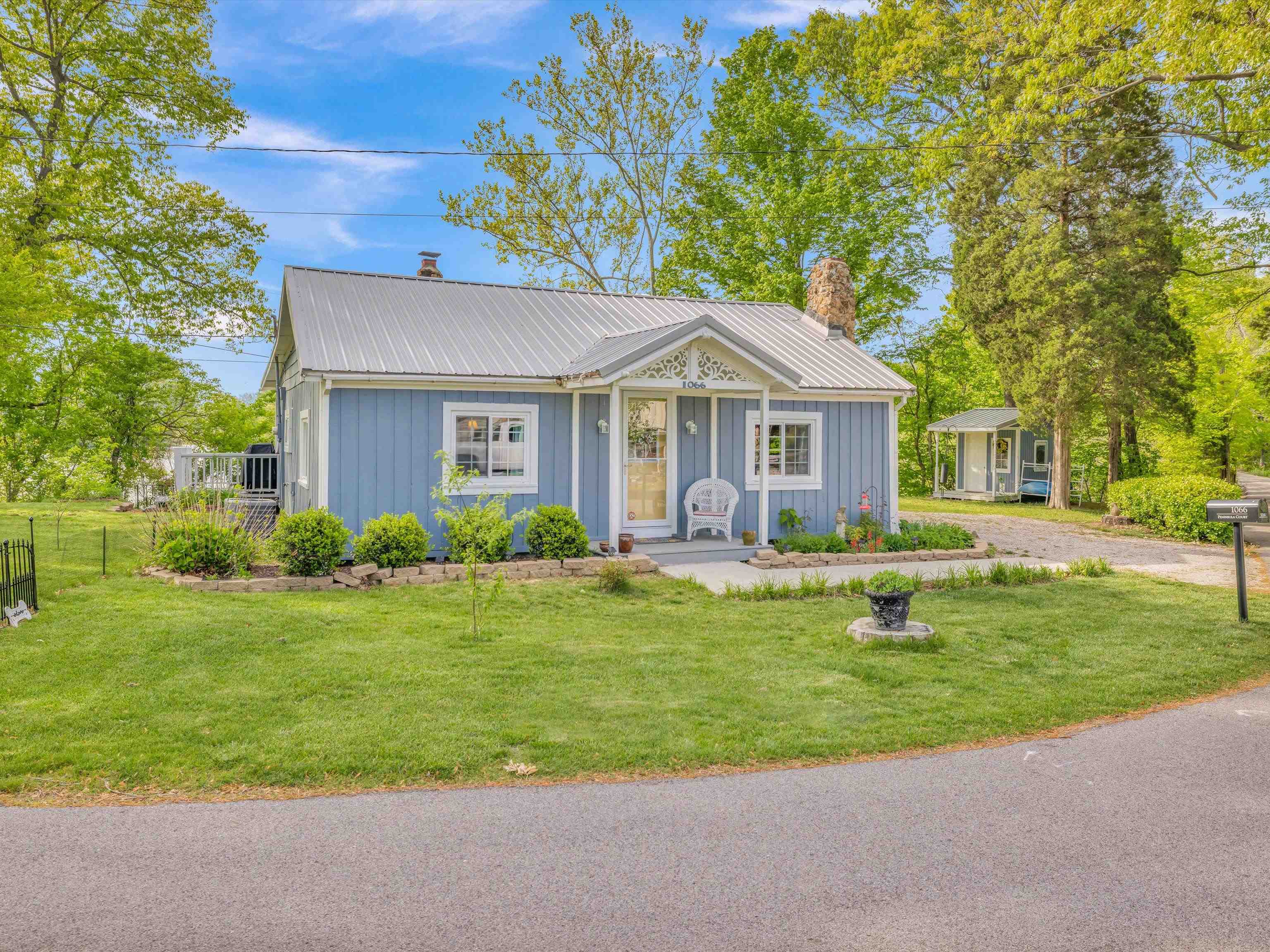 1066 Peninsula Ct, Maceo, Kentucky 42355, 2 Bedrooms Bedrooms, ,1 BathroomBathrooms,Single Family Residence,For Sale,Peninsula Ct,89499