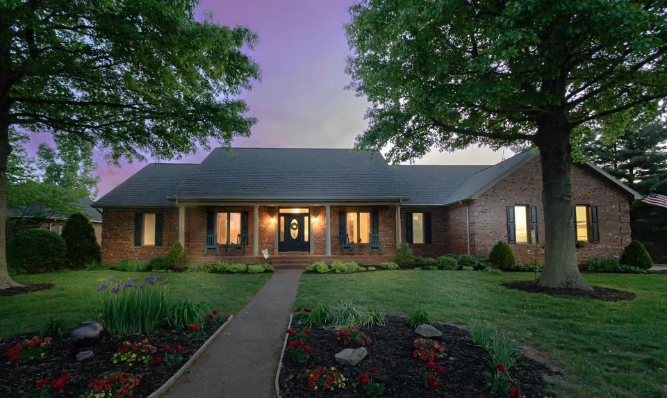 6719 Barcroft Drive, Owensboro, Kentucky 42303, 5 Bedrooms Bedrooms, ,3 BathroomsBathrooms,Single Family Residence,For Sale,Barcroft Drive,89500