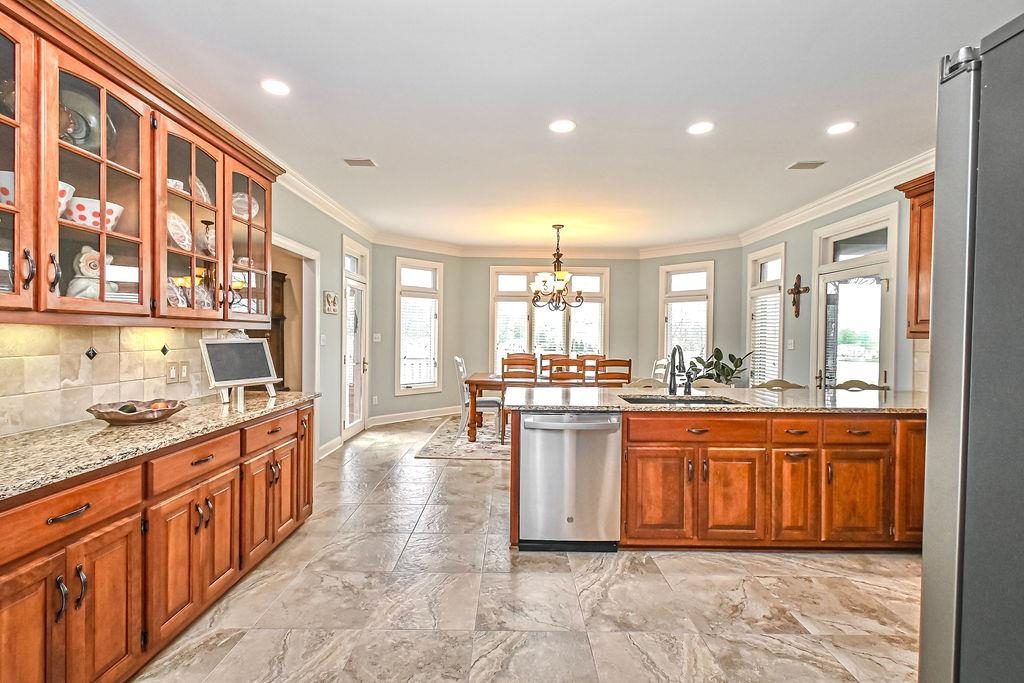 6719 Barcroft Drive, Owensboro, Kentucky 42303, 5 Bedrooms Bedrooms, ,3 BathroomsBathrooms,Single Family Residence,For Sale,Barcroft Drive,89500