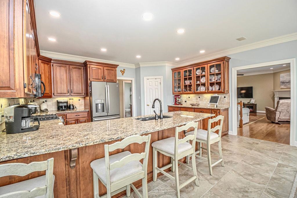 6719 Barcroft Drive, Owensboro, Kentucky 42303, 5 Bedrooms Bedrooms, ,3 BathroomsBathrooms,Single Family Residence,For Sale,Barcroft Drive,89500