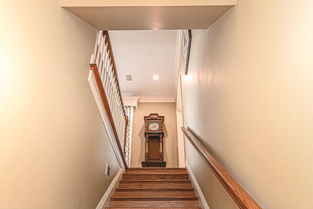 6719 Barcroft Drive, Owensboro, Kentucky 42303, 5 Bedrooms Bedrooms, ,3 BathroomsBathrooms,Single Family Residence,For Sale,Barcroft Drive,89500