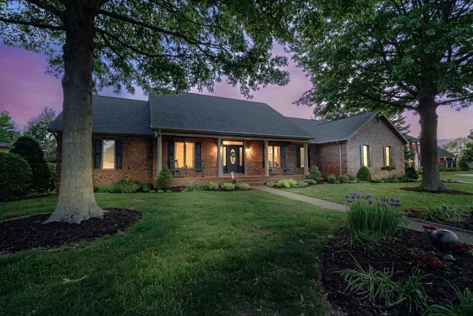 6719 Barcroft Drive, Owensboro, Kentucky 42303, 5 Bedrooms Bedrooms, ,3 BathroomsBathrooms,Single Family Residence,For Sale,Barcroft Drive,89500