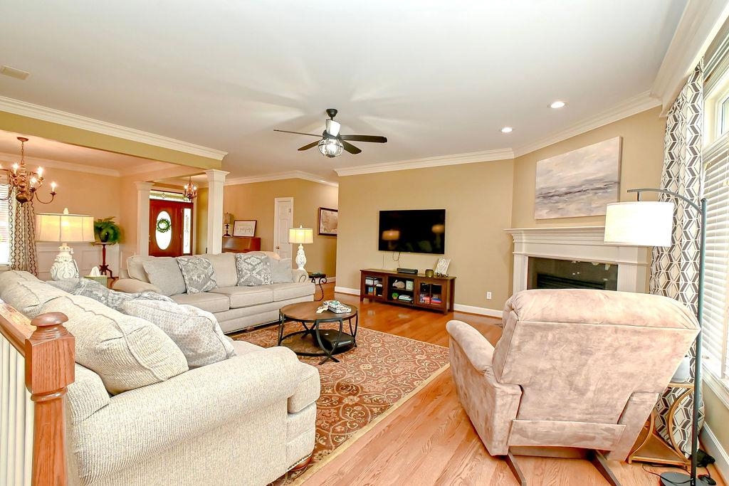 6719 Barcroft Drive, Owensboro, Kentucky 42303, 5 Bedrooms Bedrooms, ,3 BathroomsBathrooms,Single Family Residence,For Sale,Barcroft Drive,89500
