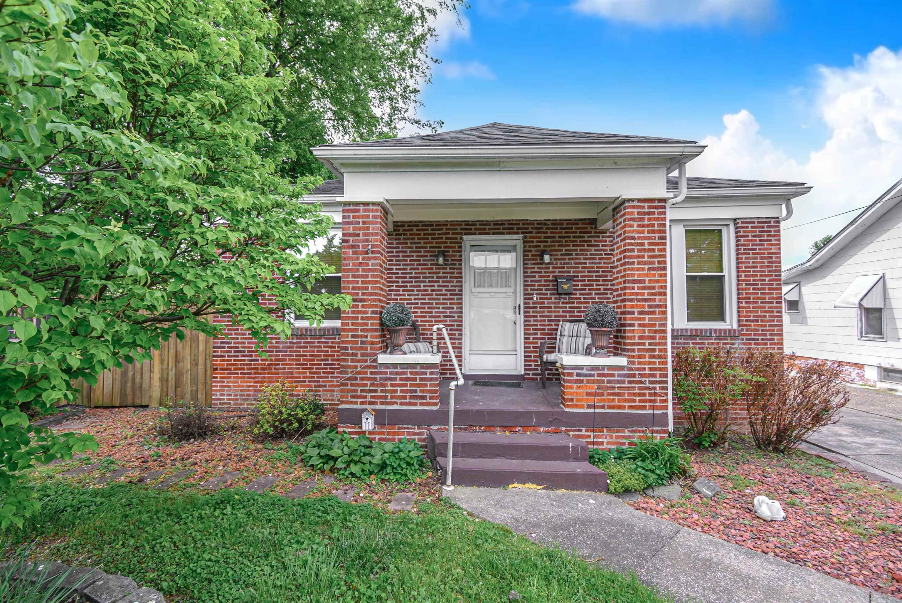 104 25th Street, Owensboro, Kentucky 42303, 3 Bedrooms Bedrooms, ,1 BathroomBathrooms,Single Family Residence,For Sale,25th Street,89501