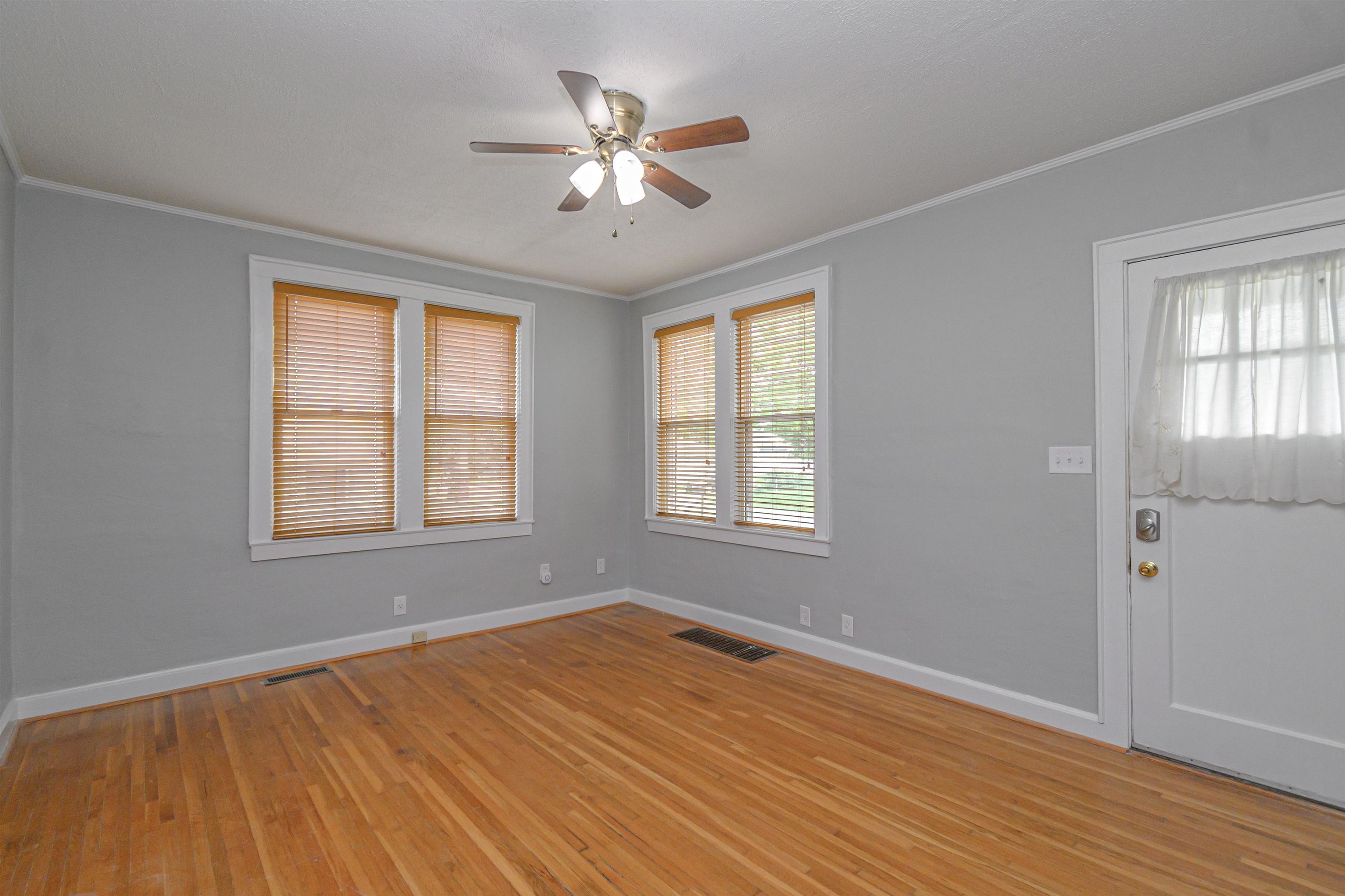 104 25th Street, Owensboro, Kentucky 42303, 3 Bedrooms Bedrooms, ,1 BathroomBathrooms,Single Family Residence,For Sale,25th Street,89501