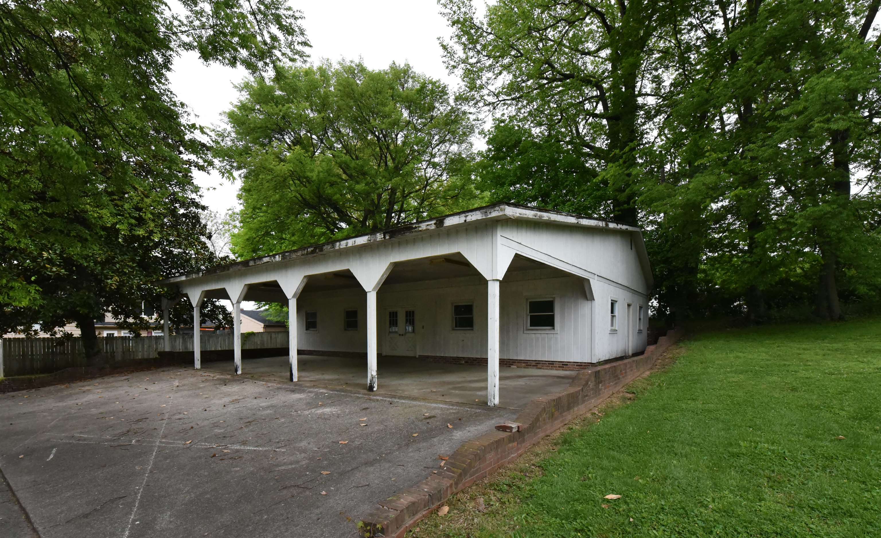 1005 Green Street, Henderson, Kentucky 42420-0000, 3 Bedrooms Bedrooms, ,3 BathroomsBathrooms,Ranch,For Sale,Green Street,89502