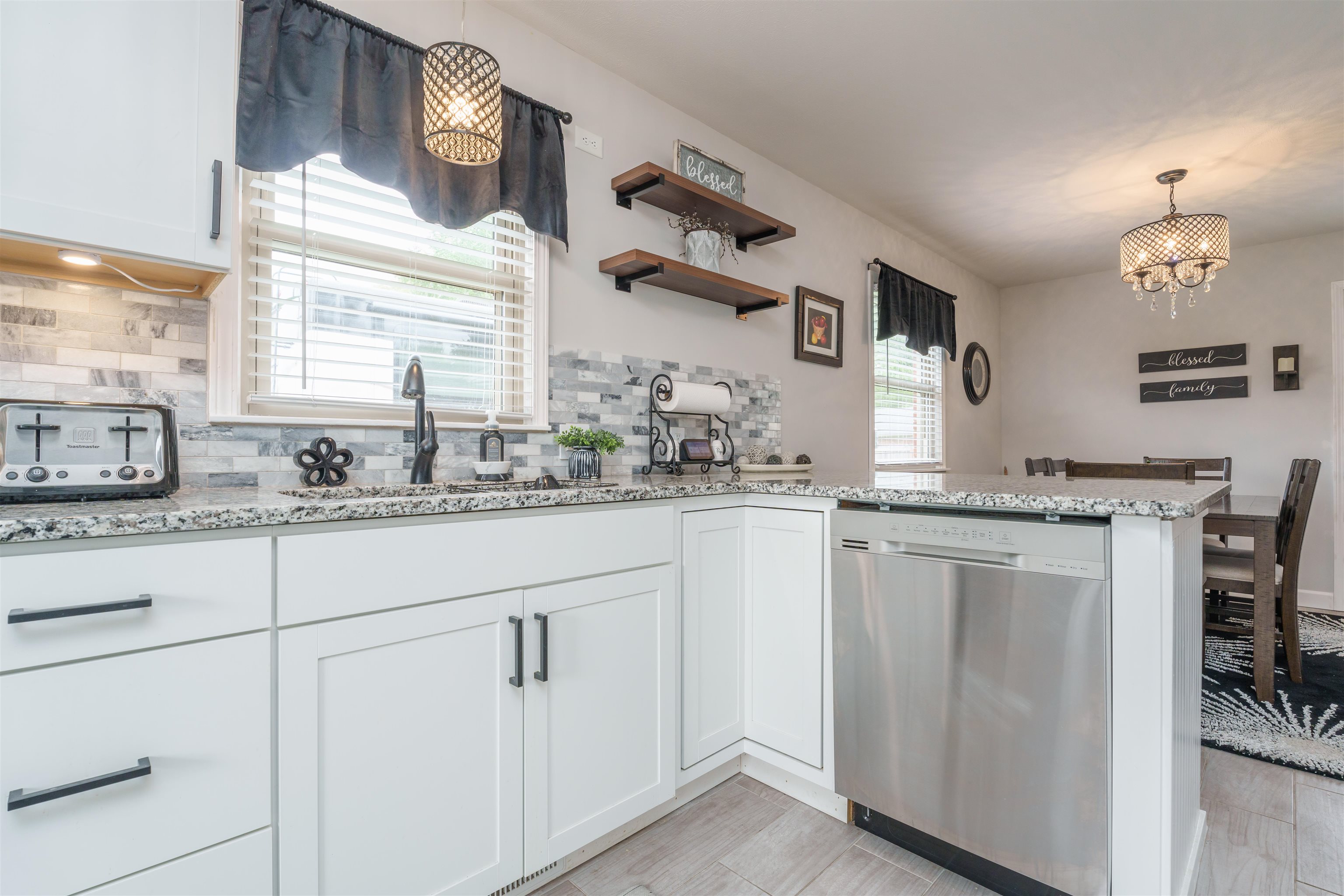 1525 Tamarack Rd, Owensboro, Kentucky 42301, 3 Bedrooms Bedrooms, ,2 BathroomsBathrooms,Single Family Residence,For Sale,Tamarack Rd,89503