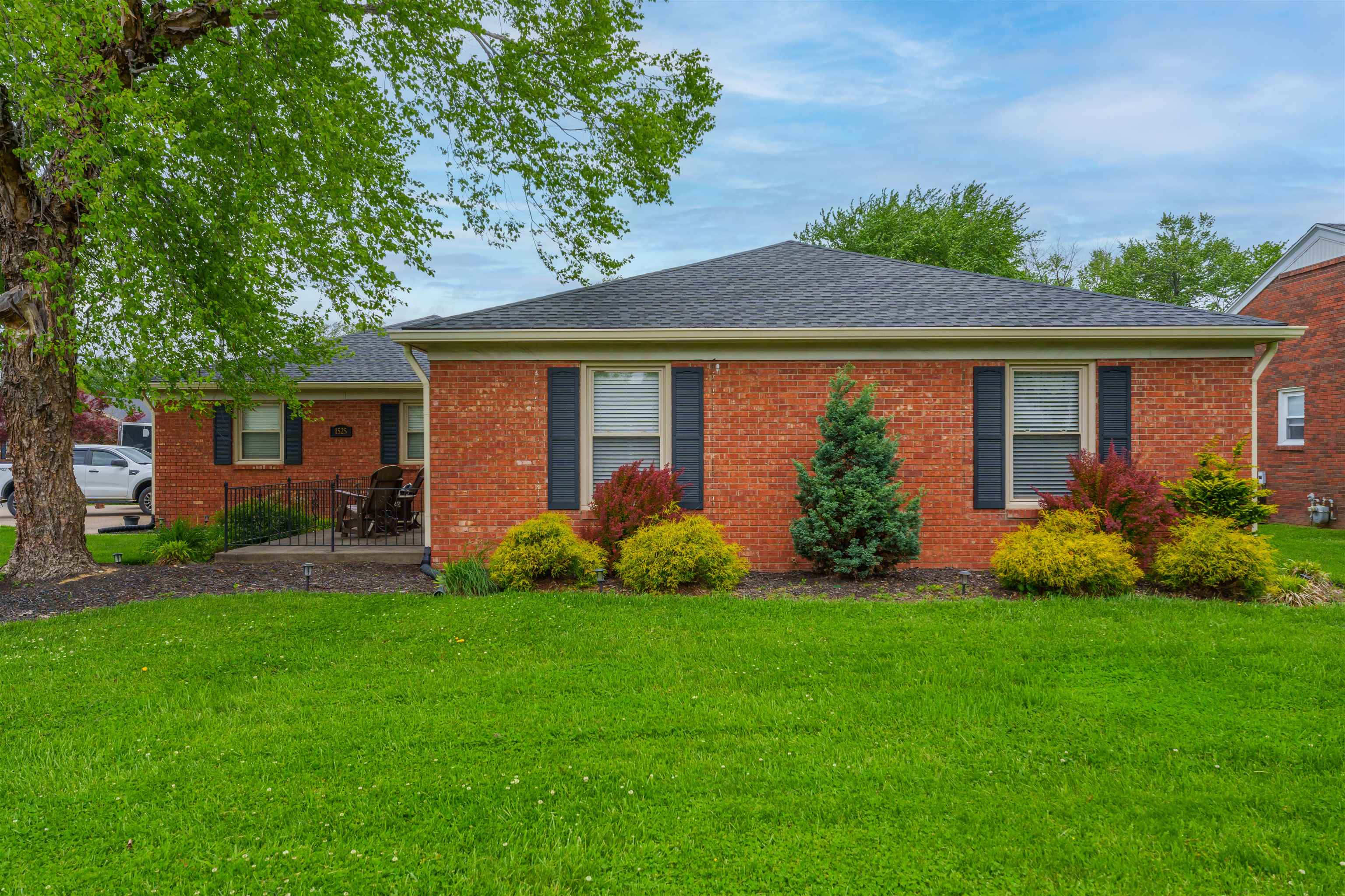 1525 Tamarack Rd, Owensboro, Kentucky 42301, 3 Bedrooms Bedrooms, ,2 BathroomsBathrooms,Single Family Residence,For Sale,Tamarack Rd,89503
