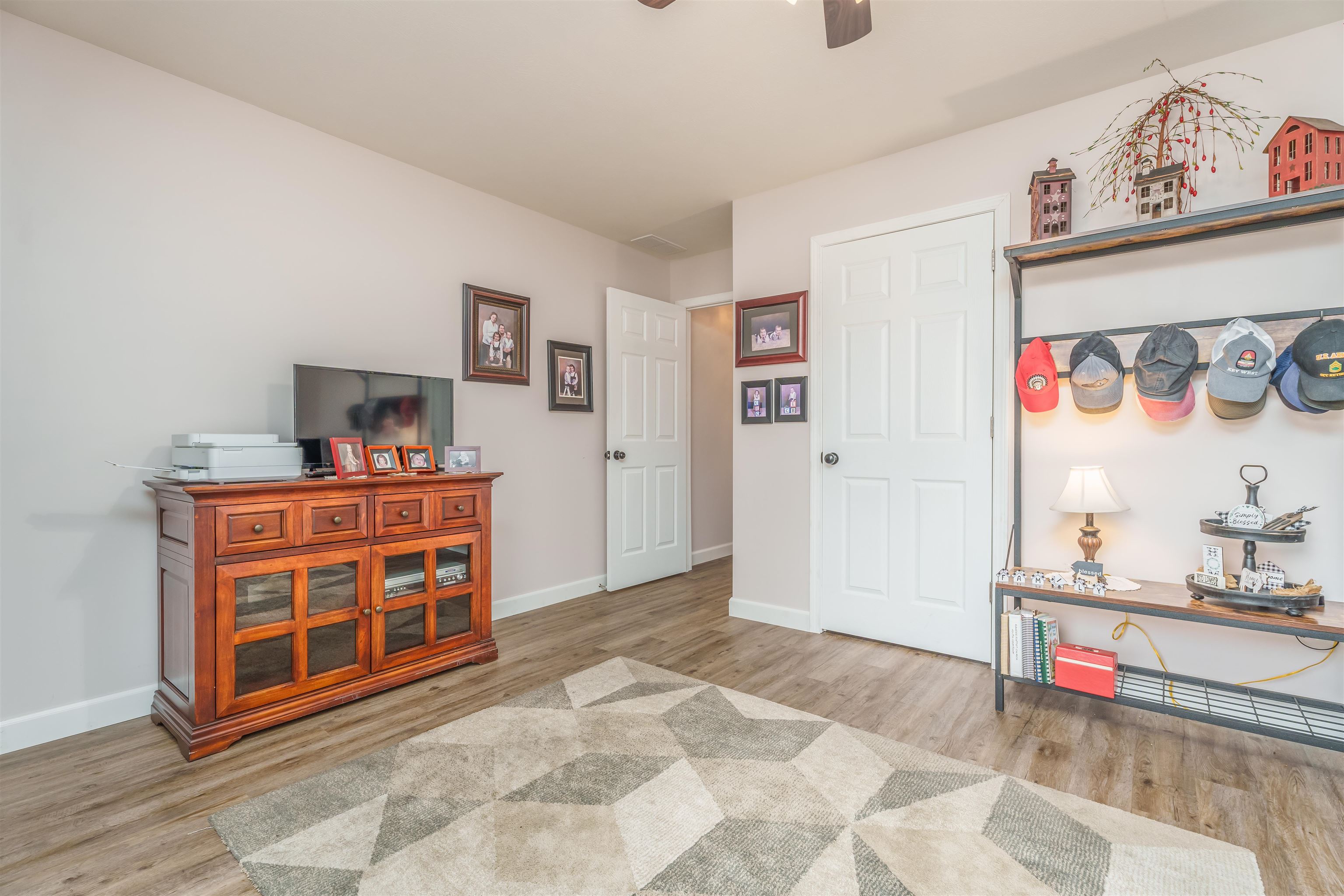 1525 Tamarack Rd, Owensboro, Kentucky 42301, 3 Bedrooms Bedrooms, ,2 BathroomsBathrooms,Single Family Residence,For Sale,Tamarack Rd,89503