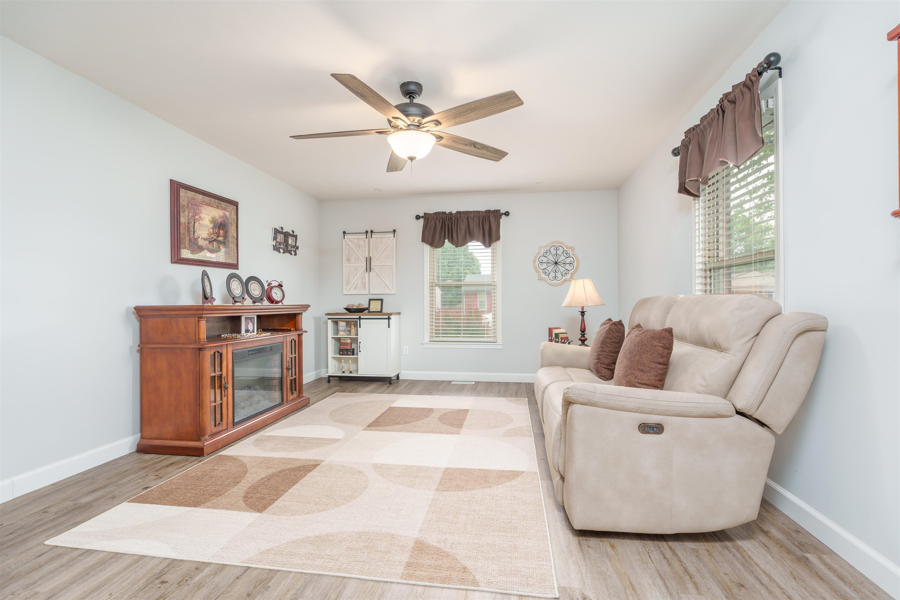 1525 Tamarack Rd, Owensboro, Kentucky 42301, 3 Bedrooms Bedrooms, ,2 BathroomsBathrooms,Single Family Residence,For Sale,Tamarack Rd,89503
