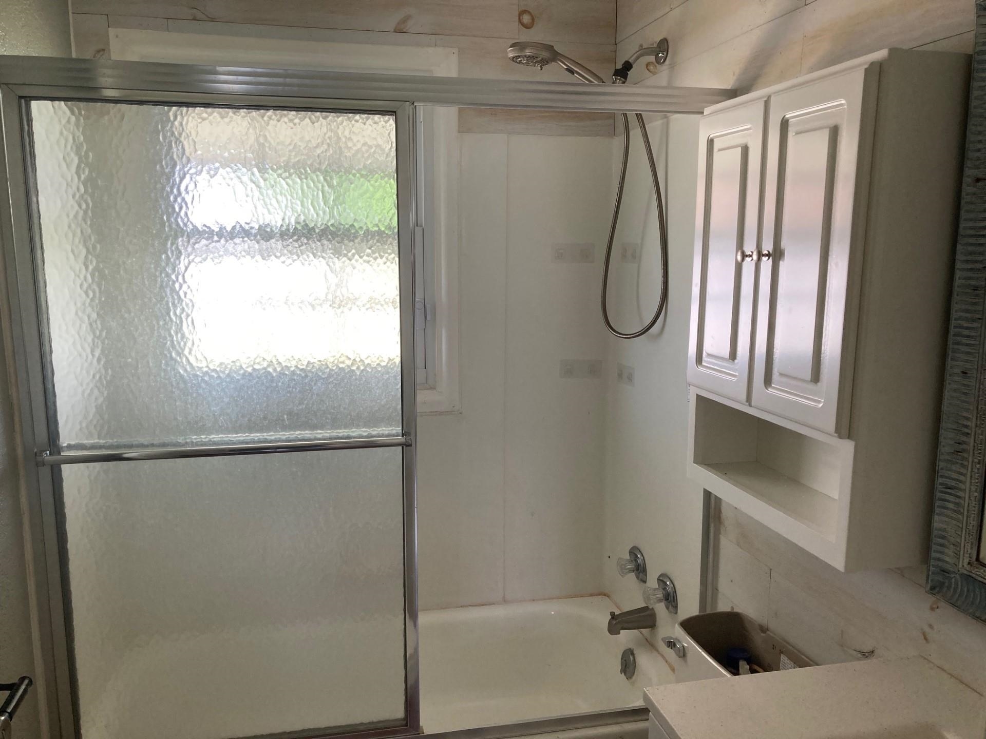 678 Greenbriar St., Owensboro, Kentucky 42301, 3 Bedrooms Bedrooms, ,1 BathroomBathrooms,Single Family Residence,For Sale,Greenbriar St.,89509