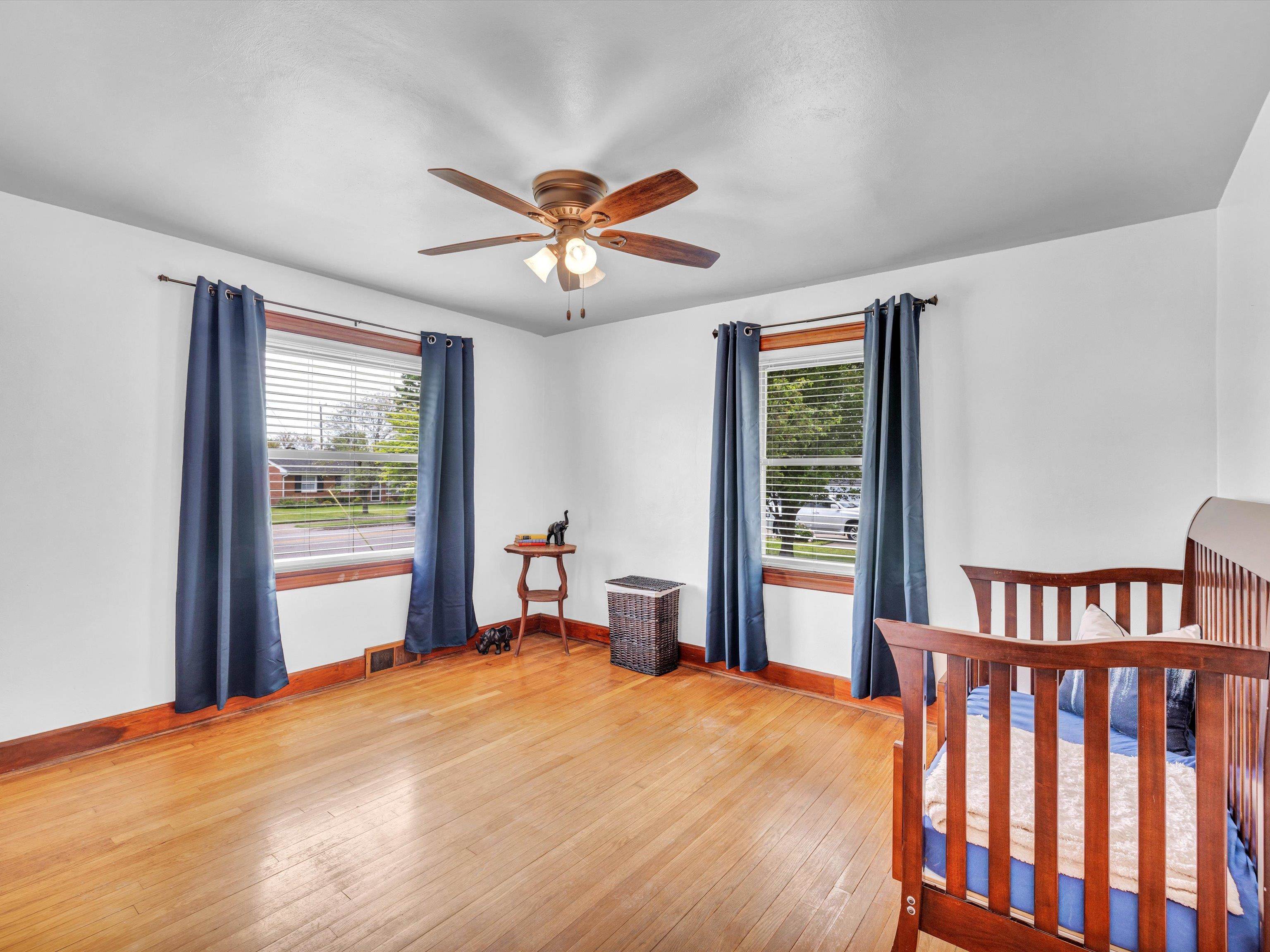 707 Booth Ave, Owensboro, Kentucky 42301, 3 Bedrooms Bedrooms, ,2 BathroomsBathrooms,Single Family Residence,For Sale,Booth Ave,89522
