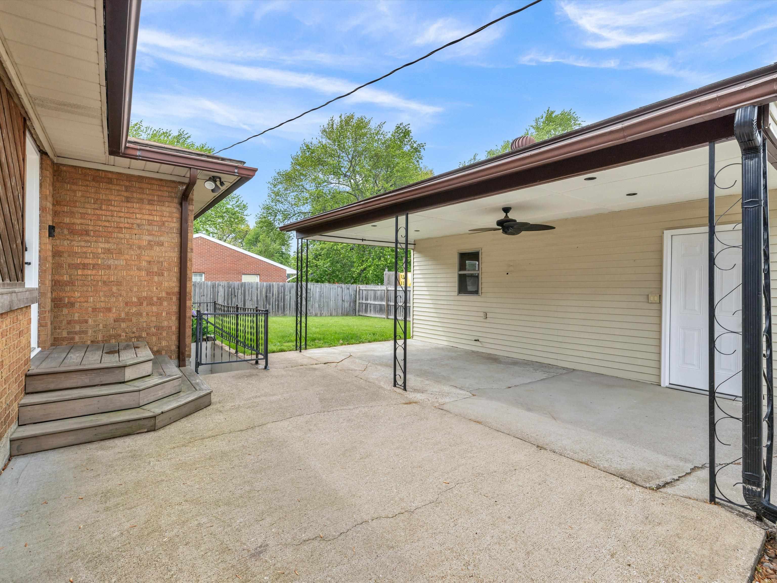 707 Booth Ave, Owensboro, Kentucky 42301, 3 Bedrooms Bedrooms, ,2 BathroomsBathrooms,Single Family Residence,For Sale,Booth Ave,89522