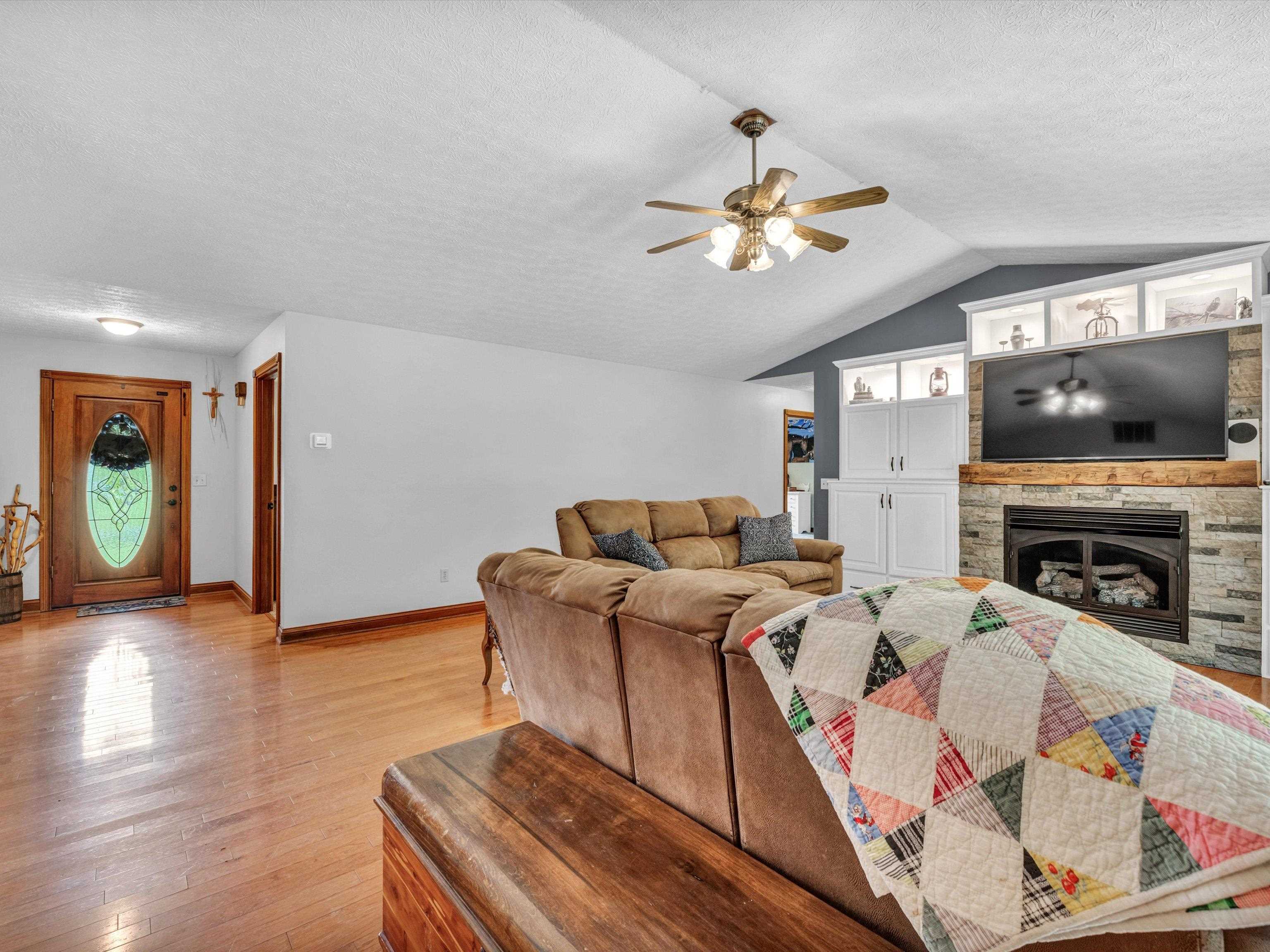 8464 Kentucky 764, Whitesville, Kentucky 42378, 3 Bedrooms Bedrooms, ,2 BathroomsBathrooms,Single Family Residence,For Sale,Kentucky 764,89528