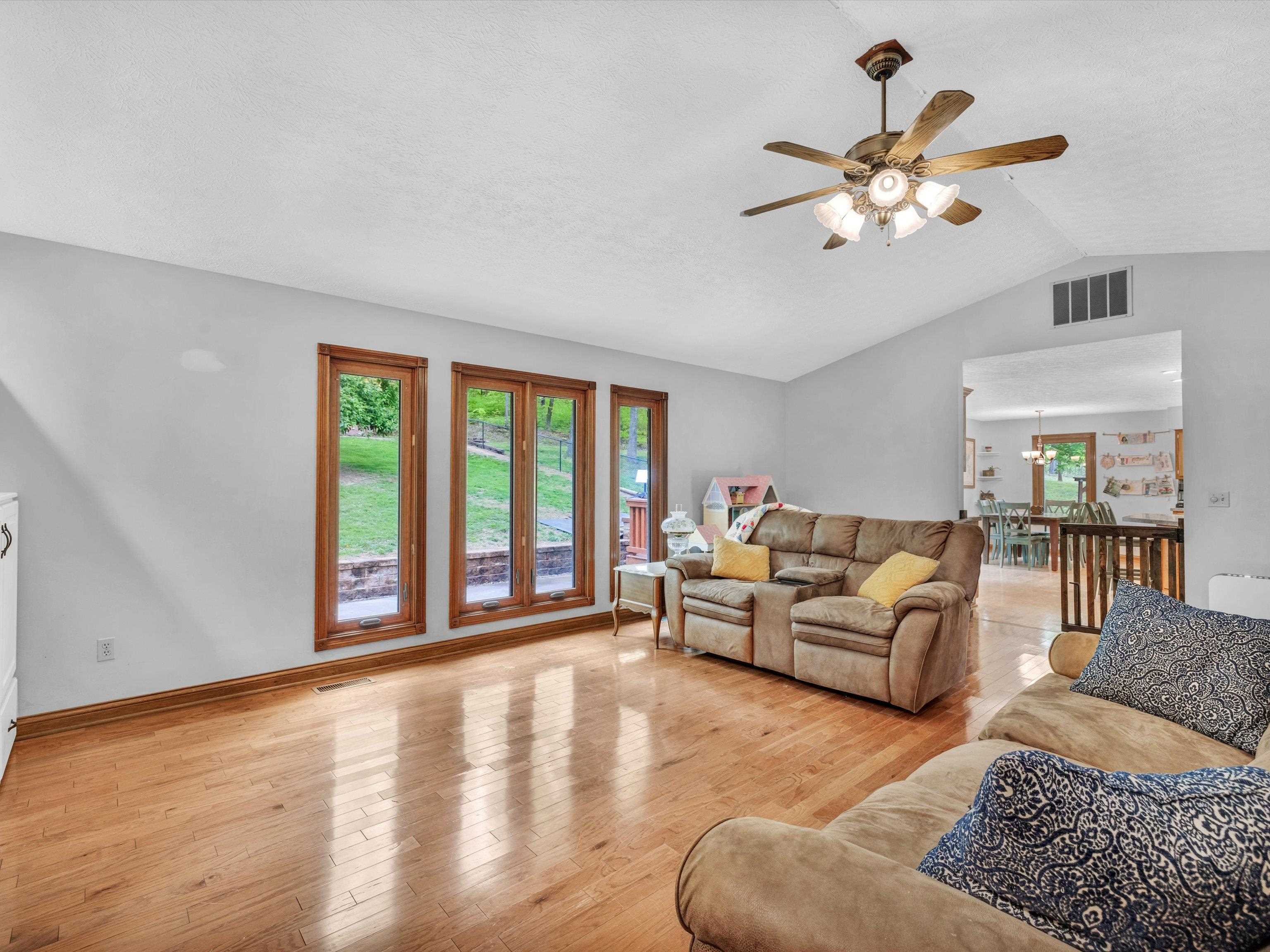 8464 Kentucky 764, Whitesville, Kentucky 42378, 3 Bedrooms Bedrooms, ,2 BathroomsBathrooms,Single Family Residence,For Sale,Kentucky 764,89528