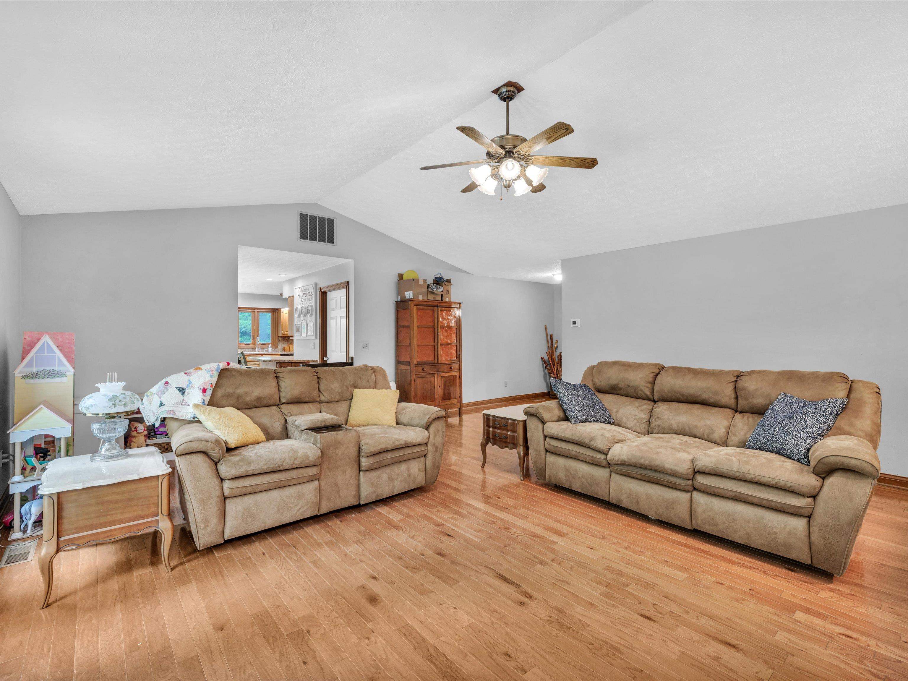 8464 Kentucky 764, Whitesville, Kentucky 42378, 3 Bedrooms Bedrooms, ,2 BathroomsBathrooms,Single Family Residence,For Sale,Kentucky 764,89528