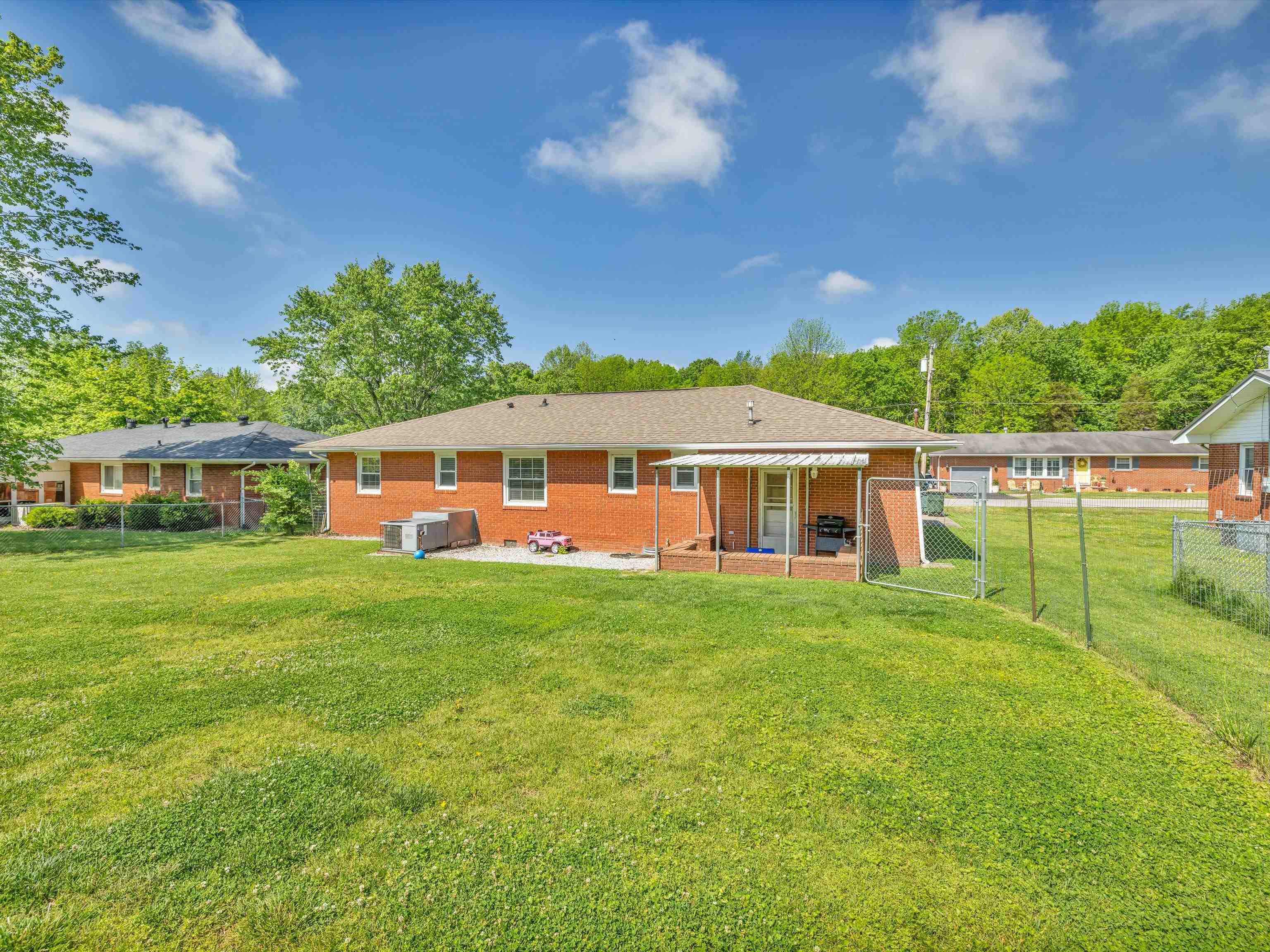 790 Plainview Drive, Madisonville, Kentucky 42431, 3 Bedrooms Bedrooms, ,1 BathroomBathrooms,Single Family Residence,For Sale,Plainview Drive,89536