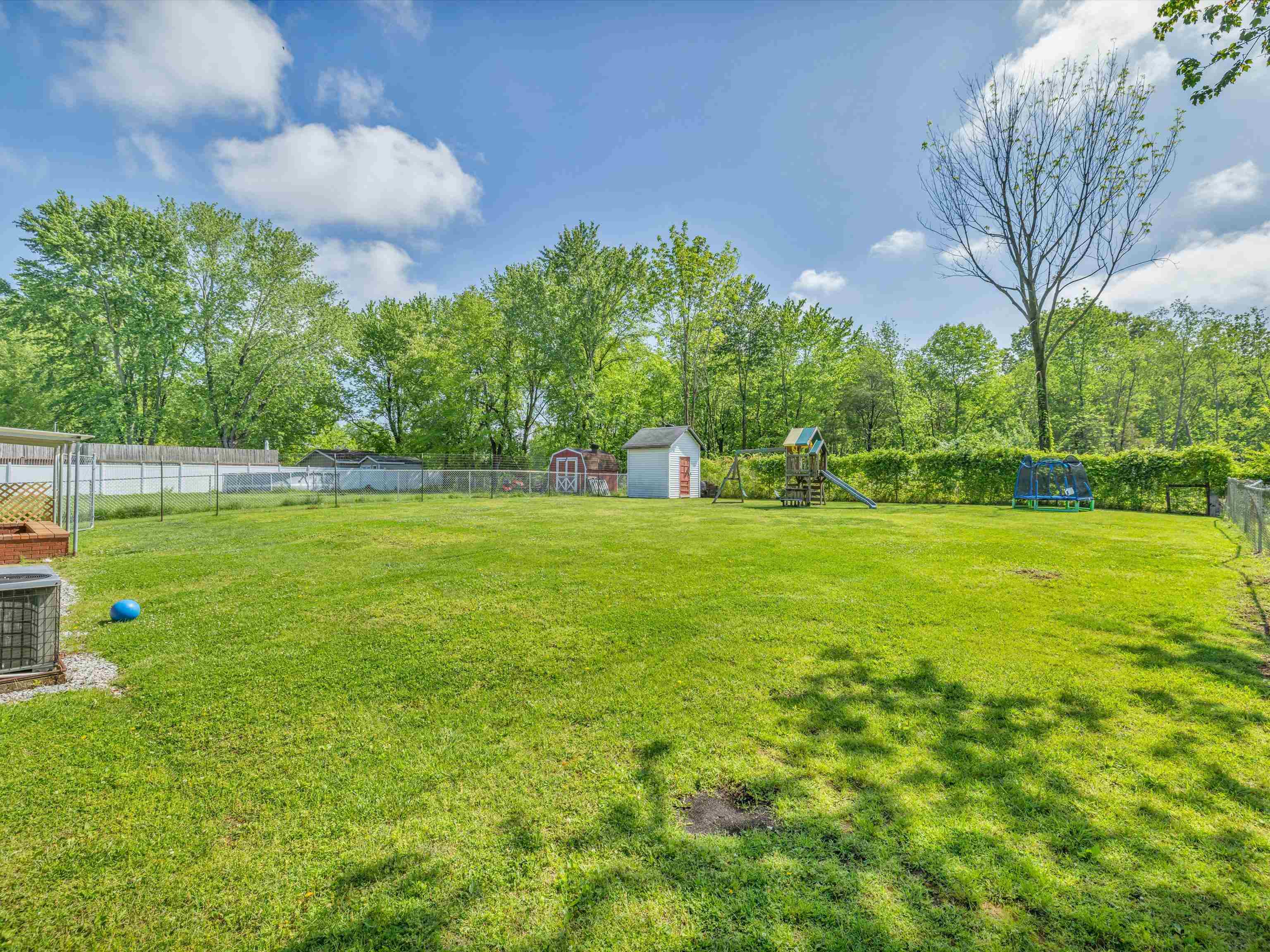 790 Plainview Drive, Madisonville, Kentucky 42431, 3 Bedrooms Bedrooms, ,1 BathroomBathrooms,Single Family Residence,For Sale,Plainview Drive,89536