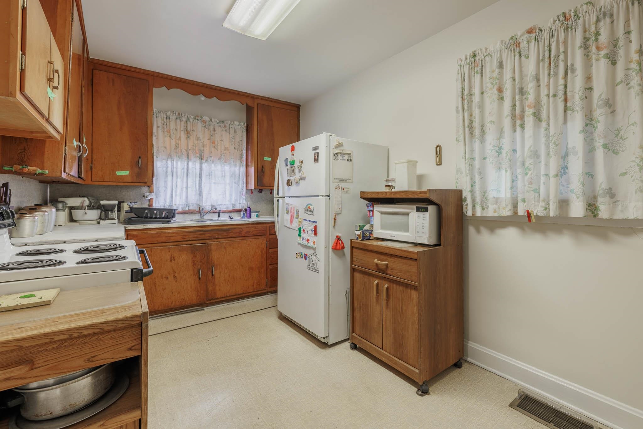 1608 Monarch Ave, Owensboro, Kentucky 42303, 3 Bedrooms Bedrooms, ,1 BathroomBathrooms,Single Family Residence,For Sale,Monarch Ave,89543
