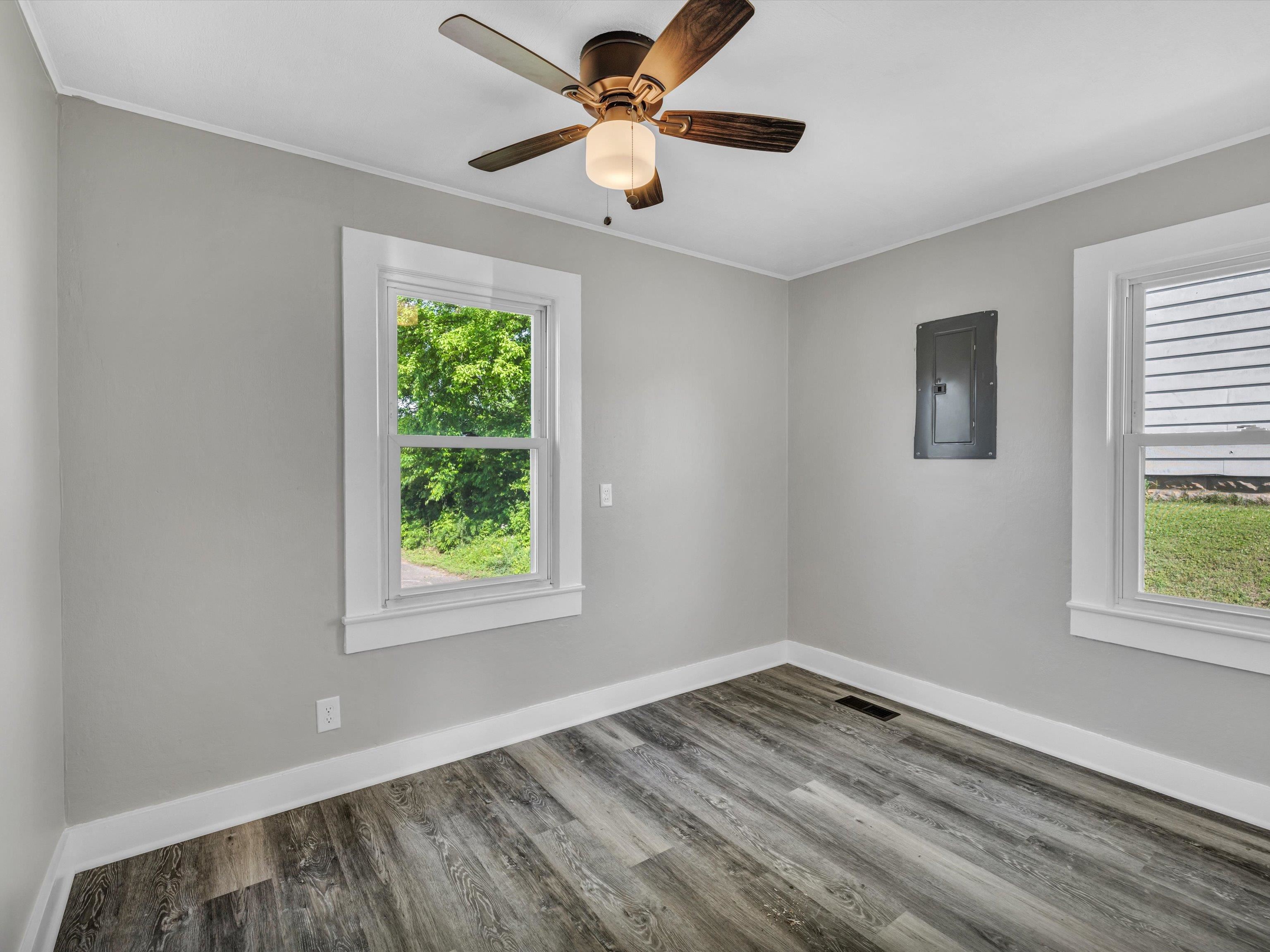 2004 Prince Ave, Owensboro, Kentucky 42303, 2 Bedrooms Bedrooms, ,1 BathroomBathrooms,Single Family Residence,For Sale,Prince Ave,89544