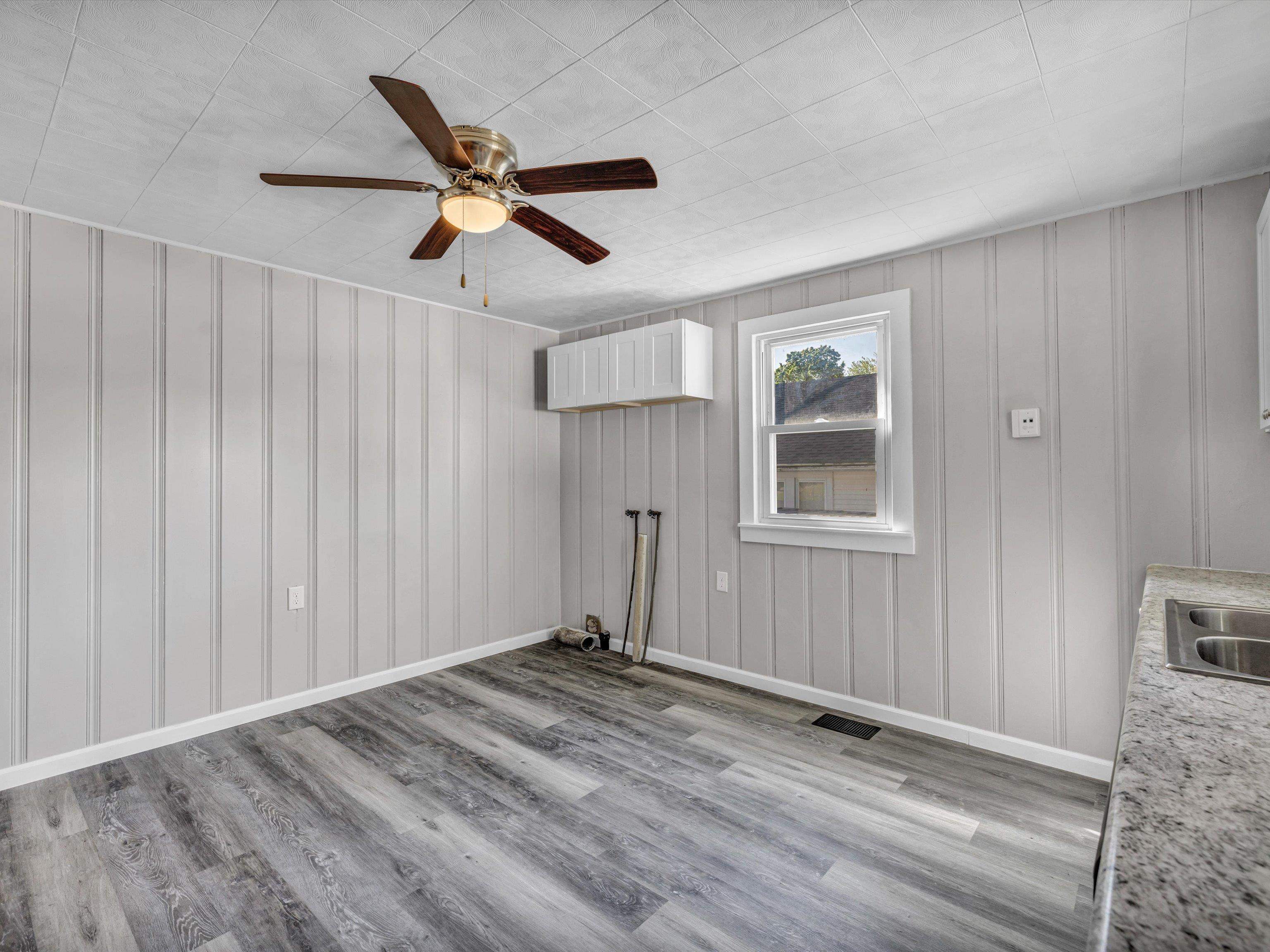 2004 Prince Ave, Owensboro, Kentucky 42303, 2 Bedrooms Bedrooms, ,1 BathroomBathrooms,Single Family Residence,For Sale,Prince Ave,89544