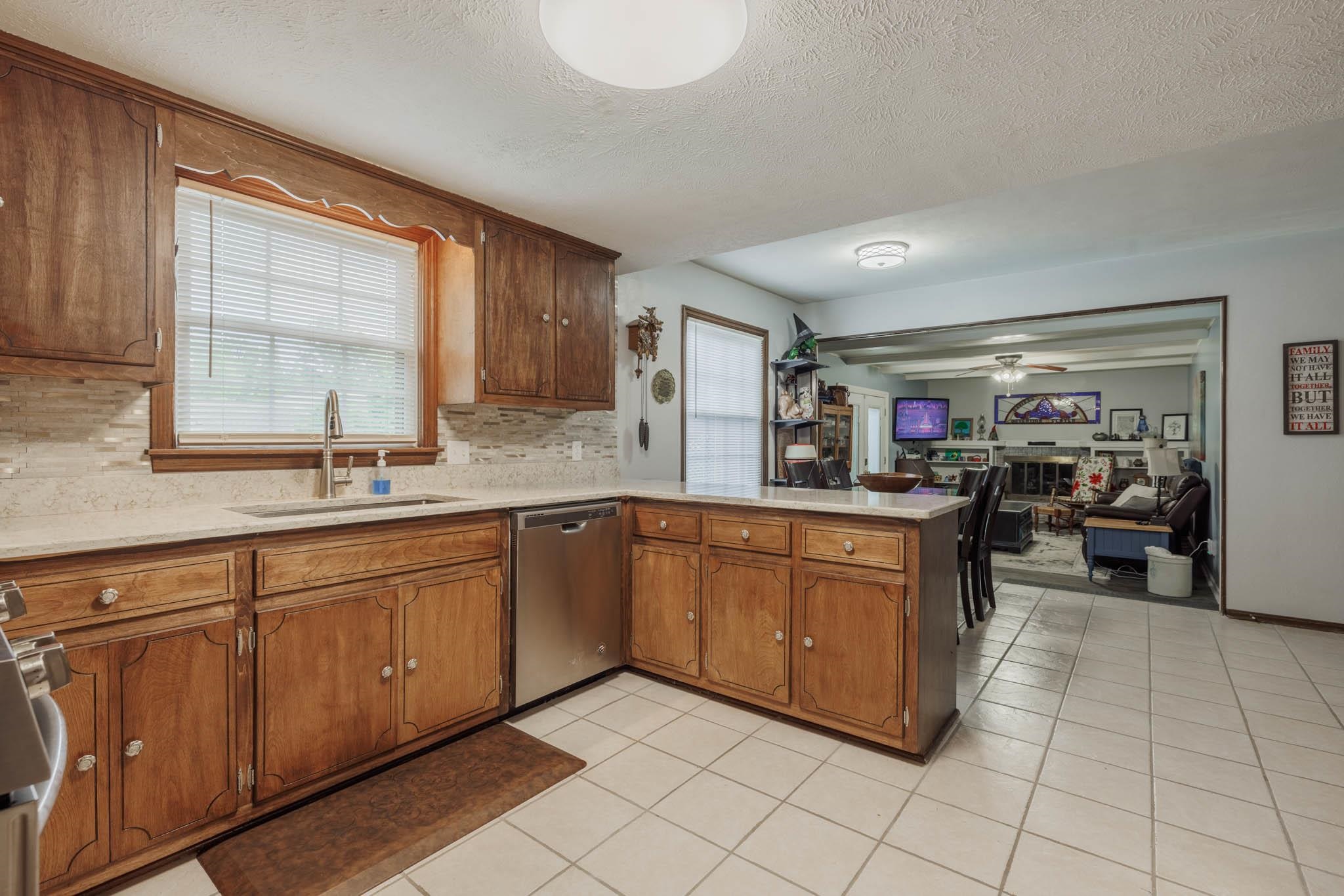 1806 Fawn Dr, Owensboro, Kentucky 42303, 4 Bedrooms Bedrooms, ,3 BathroomsBathrooms,Single Family Residence,For Sale,Fawn Dr,89547